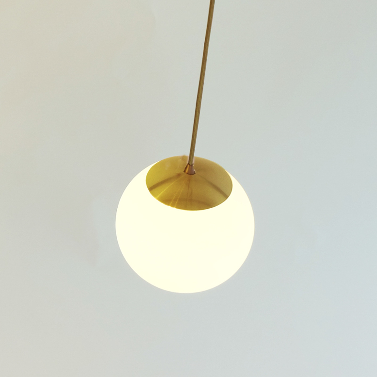 Innermost Drop Hängeleuchte aus Milchglas