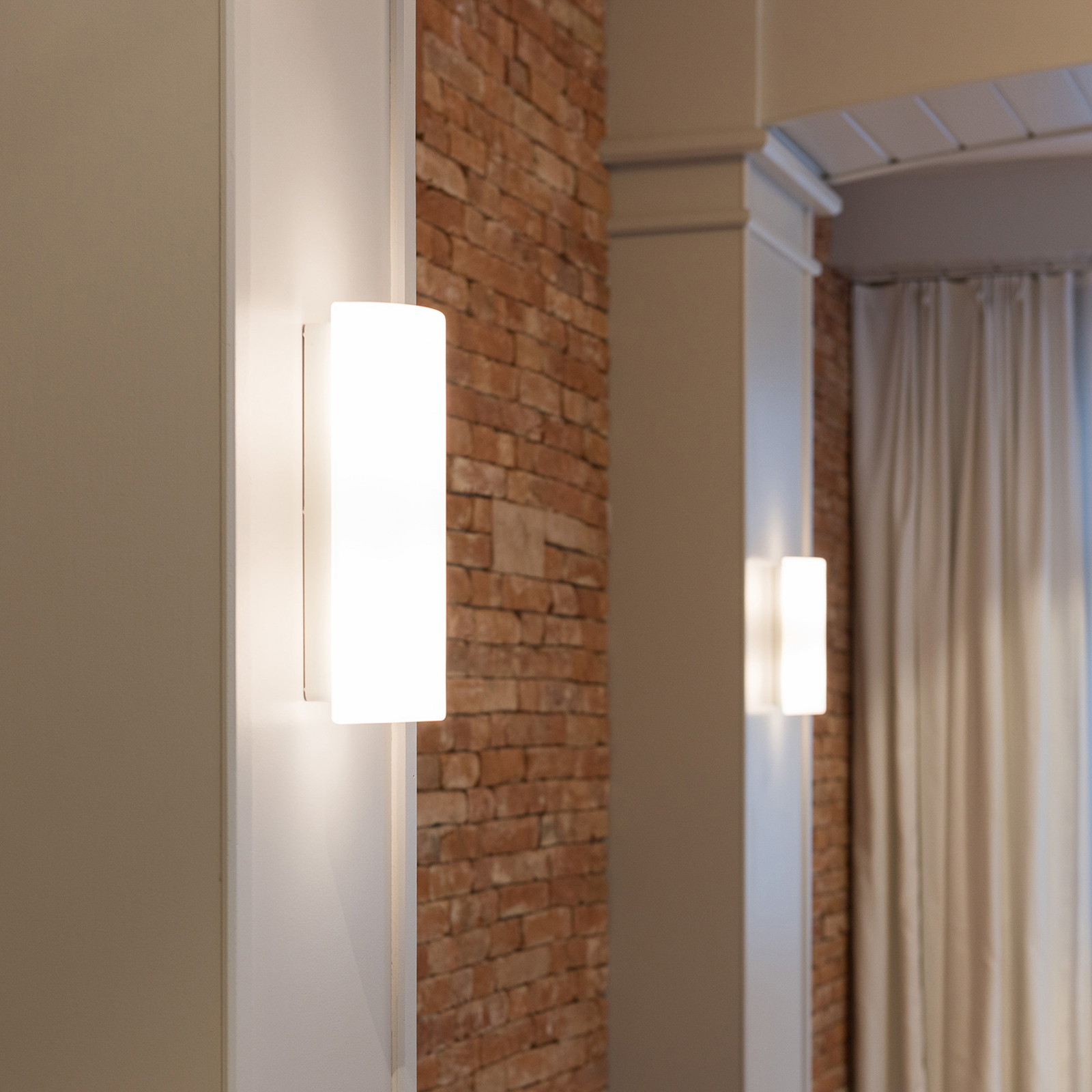 RZB Colonna LED wall light IP44 on/off 9W