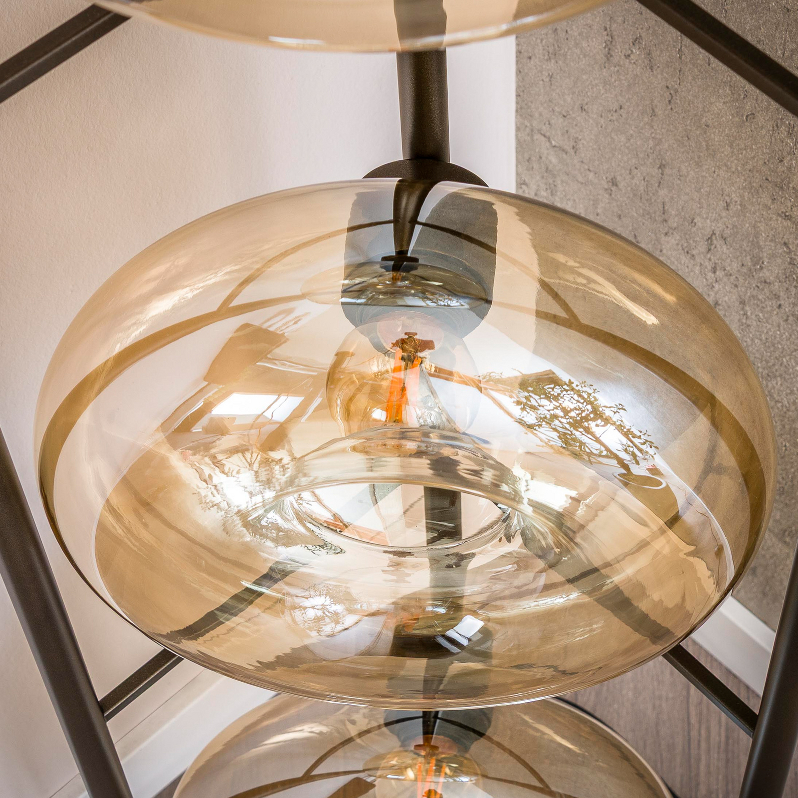 Stojací lampa Soll, jantarová, sklo, výška 168 cm, E27, 4 žárovky Stojací lampa Soll, jantarová, sklo, výška 168 cm, E27, 4 žárovky