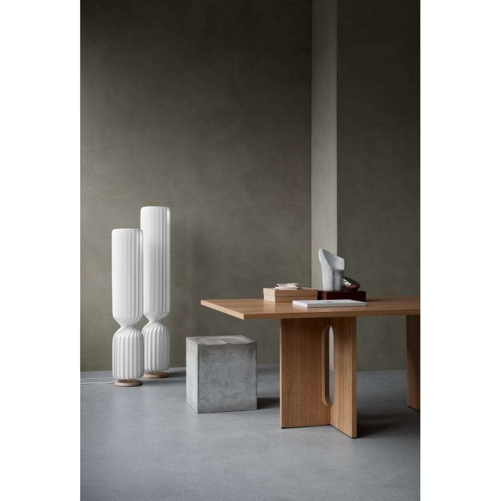 TR41 Stehleuchte 25x107 PC Nonwoven Tom Rossau - Wohnzimmer - Kunststoff