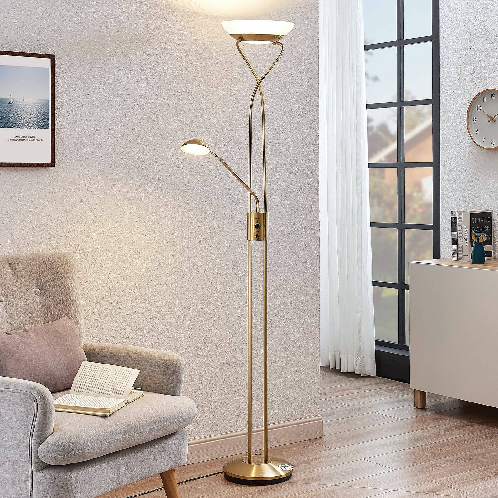 Lampadaire indirect LED Luciana liseuse, laiton