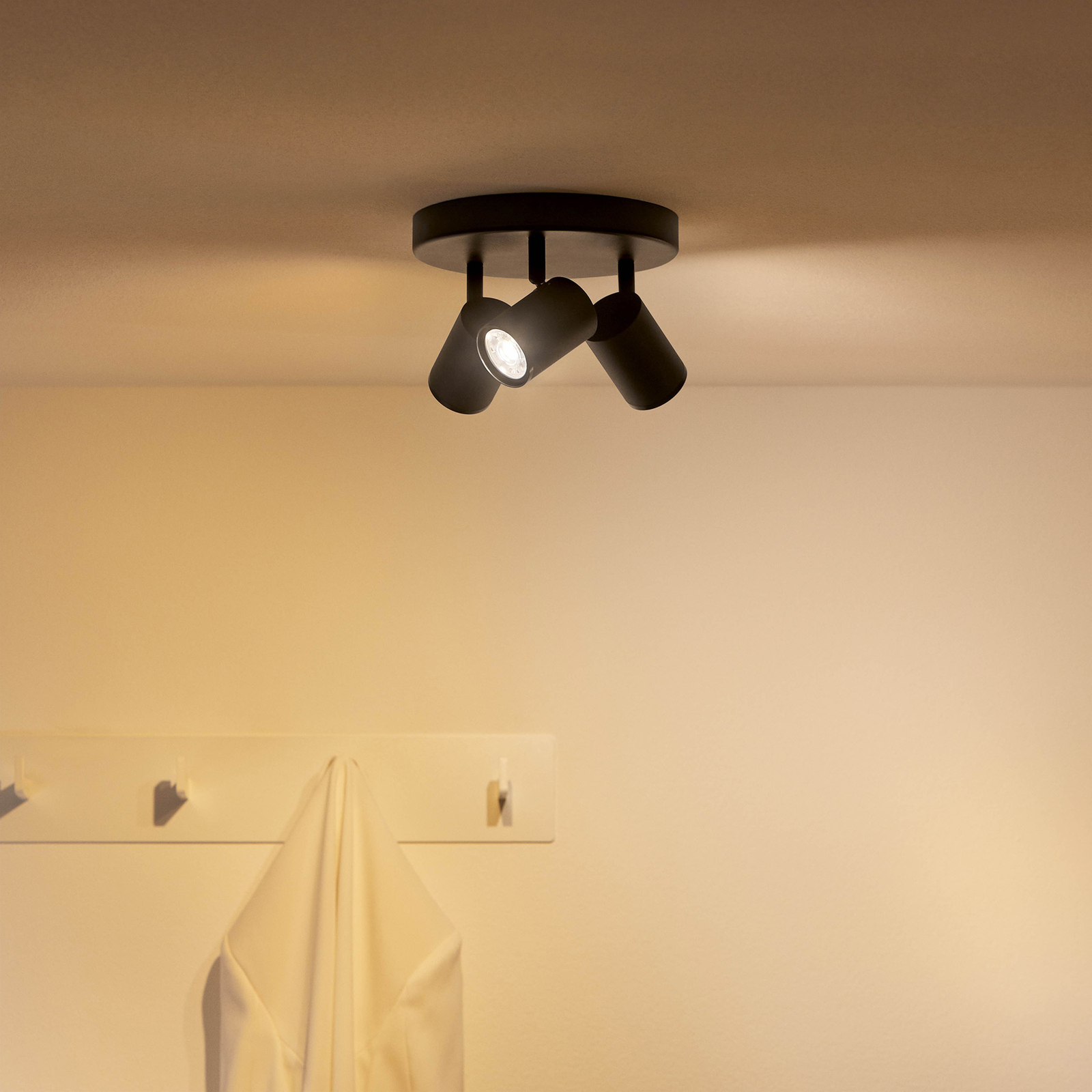 WiZ LED stropni reflektor Imageo, okrogel, 3-svetlobni, črn