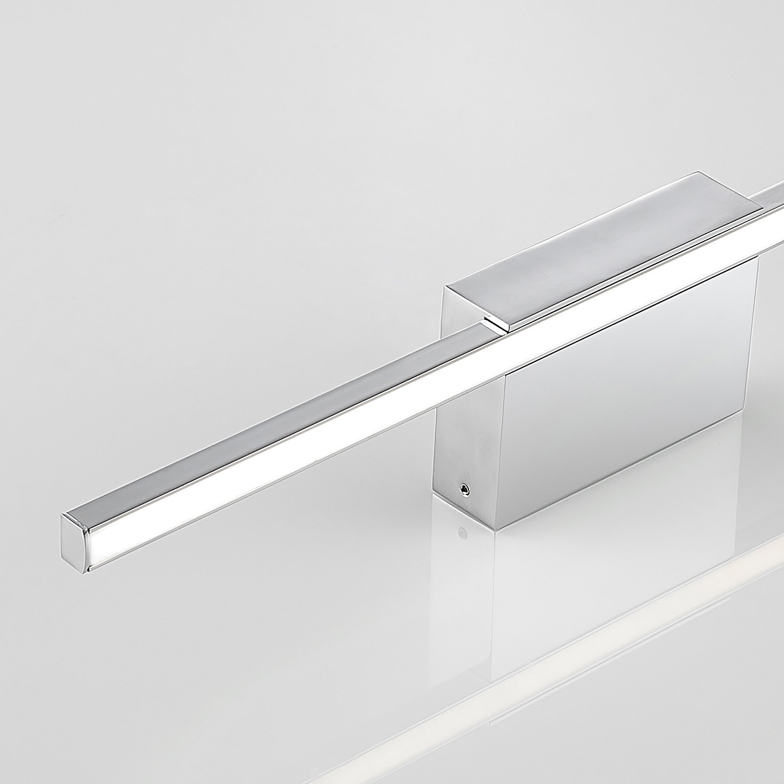 Arcchio Metin LED-Spiegellampe, IP44, 51,5 cm