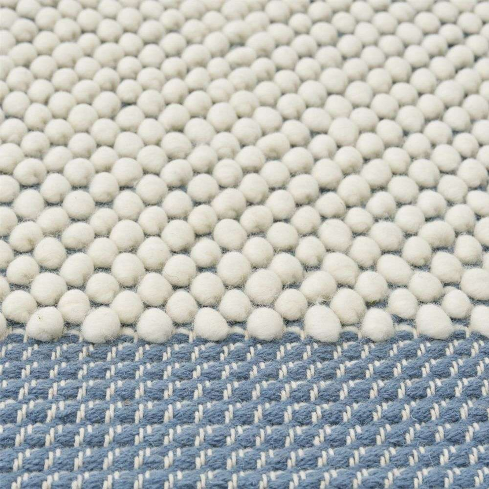 Pebble Rug 170x240 Pale Blue - Muuto