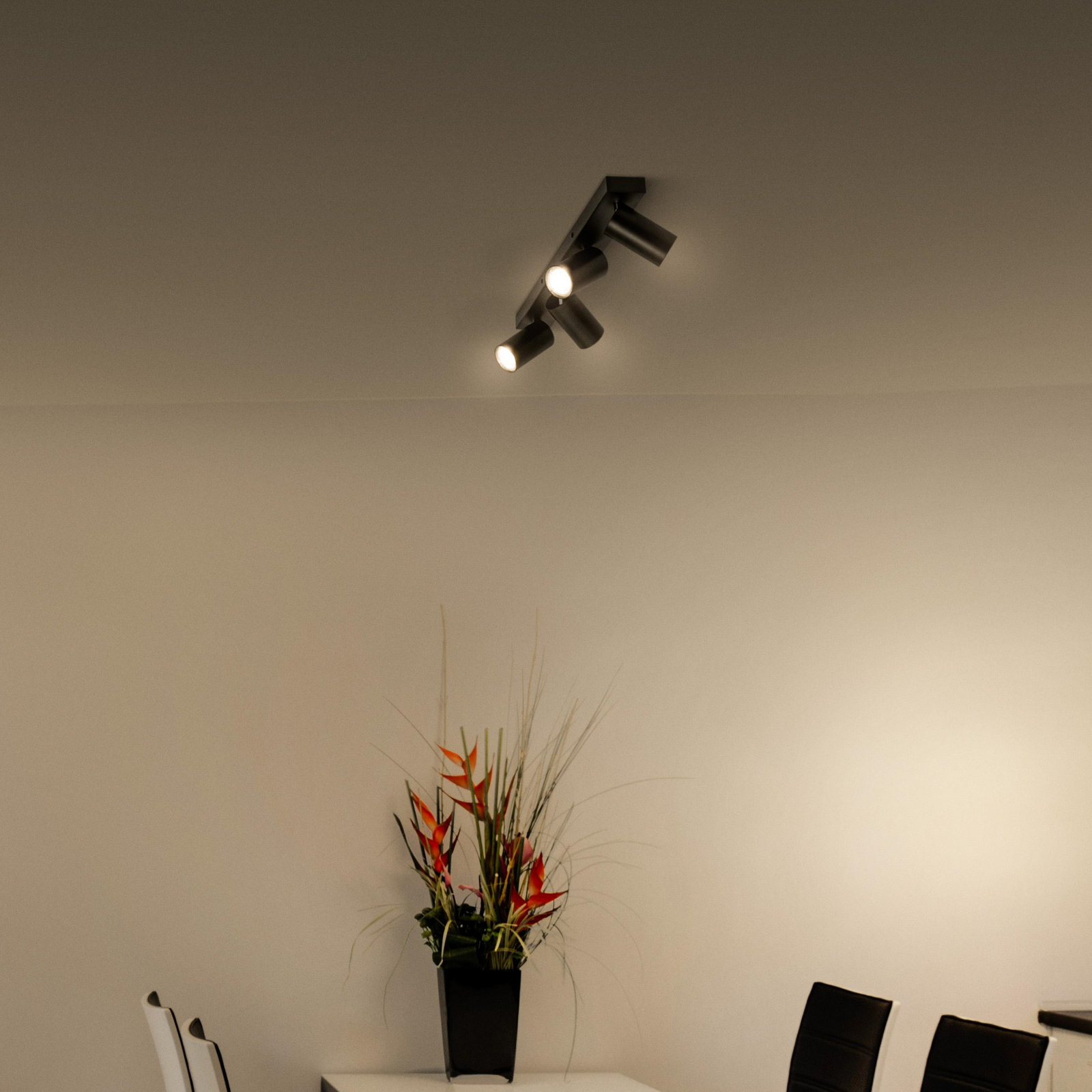 LEDVANCE LED spotlight Octagon, dimmable, 4-bulb, long, black