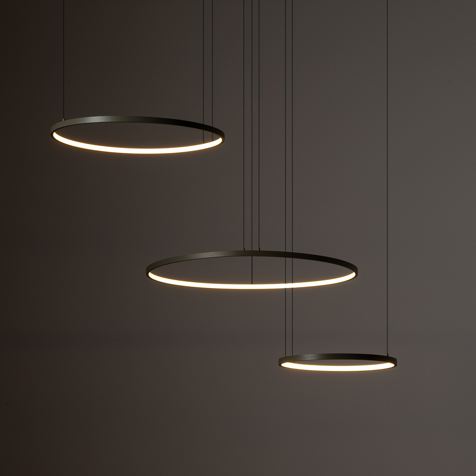 Euluna Lampă suspendată LED CIRCOLO verde măslin Ø 30/45/60 cm 3 becuri - Camera de zi / sufragerie - Modern - Aluminiu