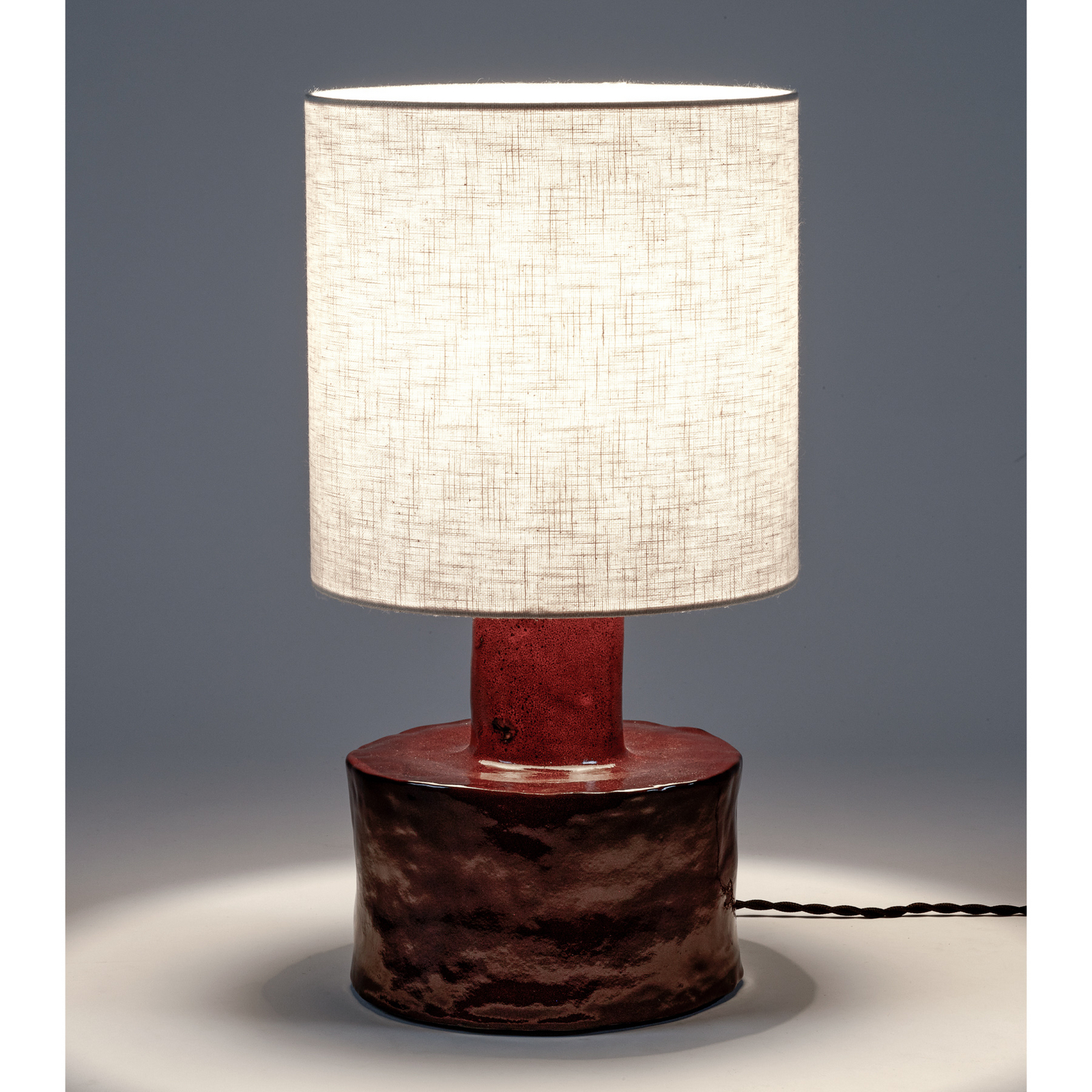 RED-BEIGE CATHERINE bordlampe, stentøj, tekstil, højde 47 cm, E27 – Serax RED-BEIGE CATHERINE bordlampe, stentøj, tekstil, højde 47 cm, E27 – Serax