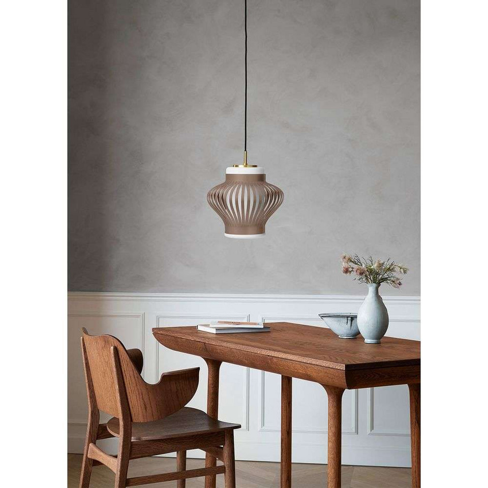 Warm Nordic Opal Lamella Taklampa Light Hazel, brun / rost från Warm Nordic