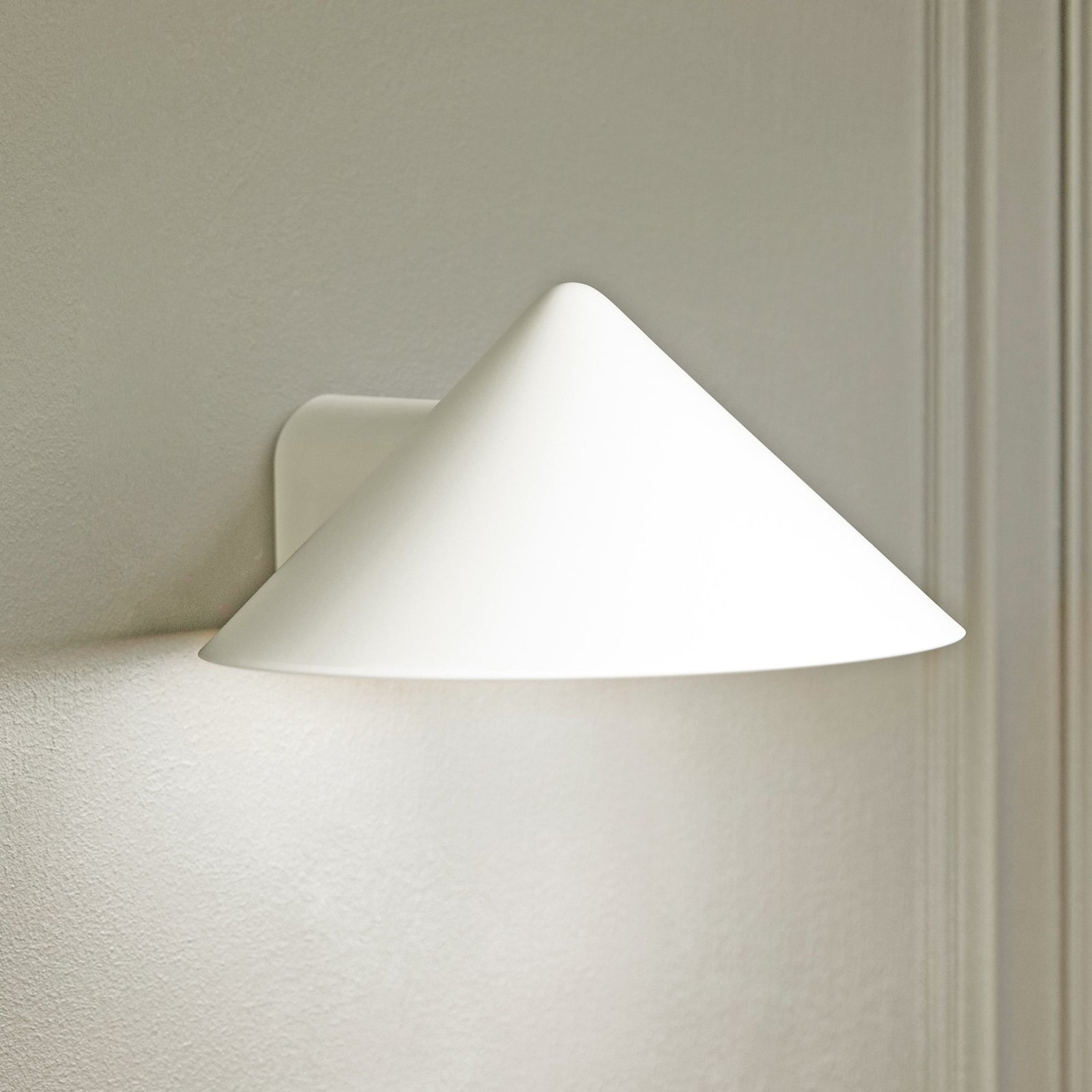 Applique murale LED FRANDSEN Grasp, blanc, largeur 15 cm, métal