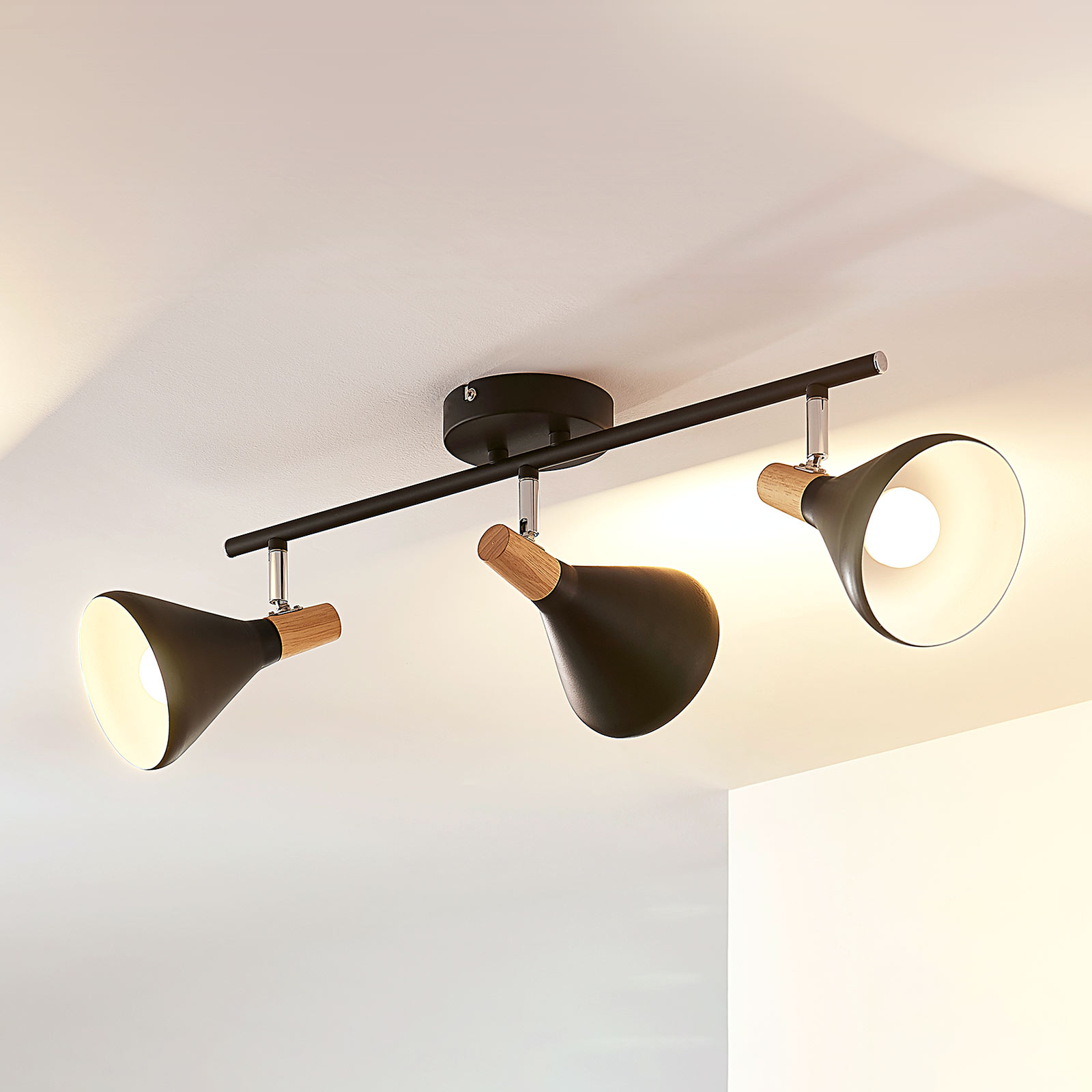 Lámpara LED de techo Arina, estilo escandinavo