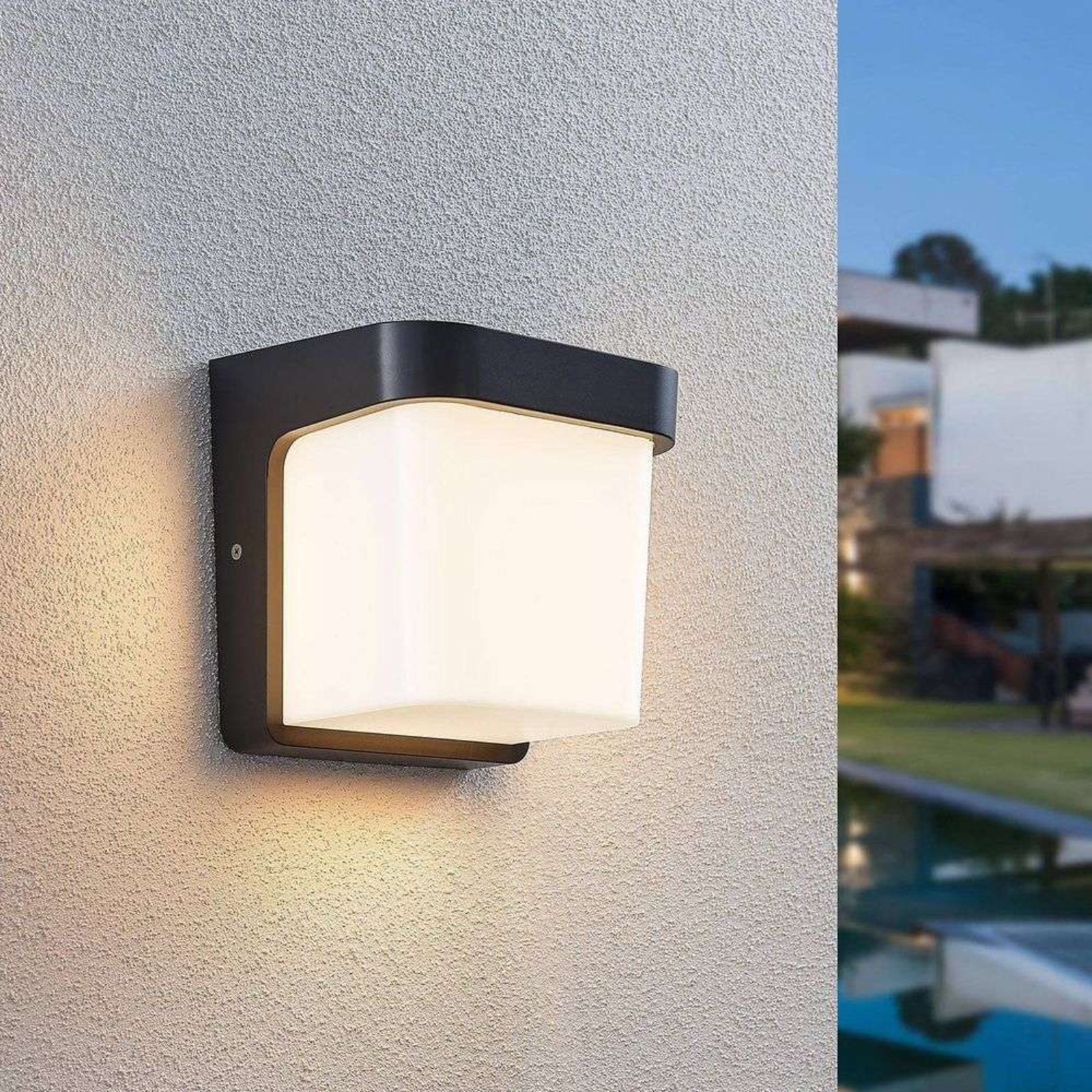 Adenike LED Aplica de Exterior Dark Grey - Lindby