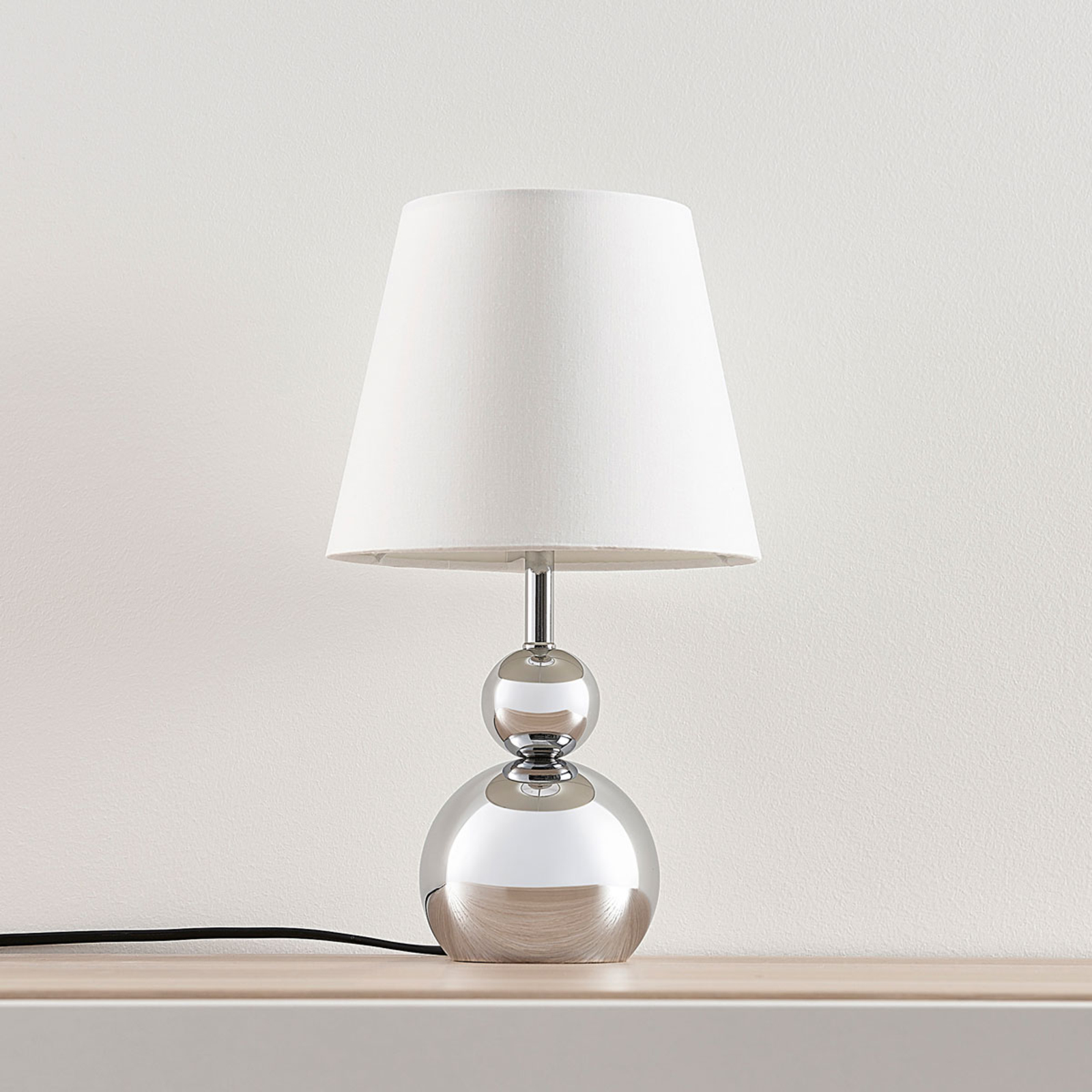 Bílá textilní stolní lampa Andor, chromovaná