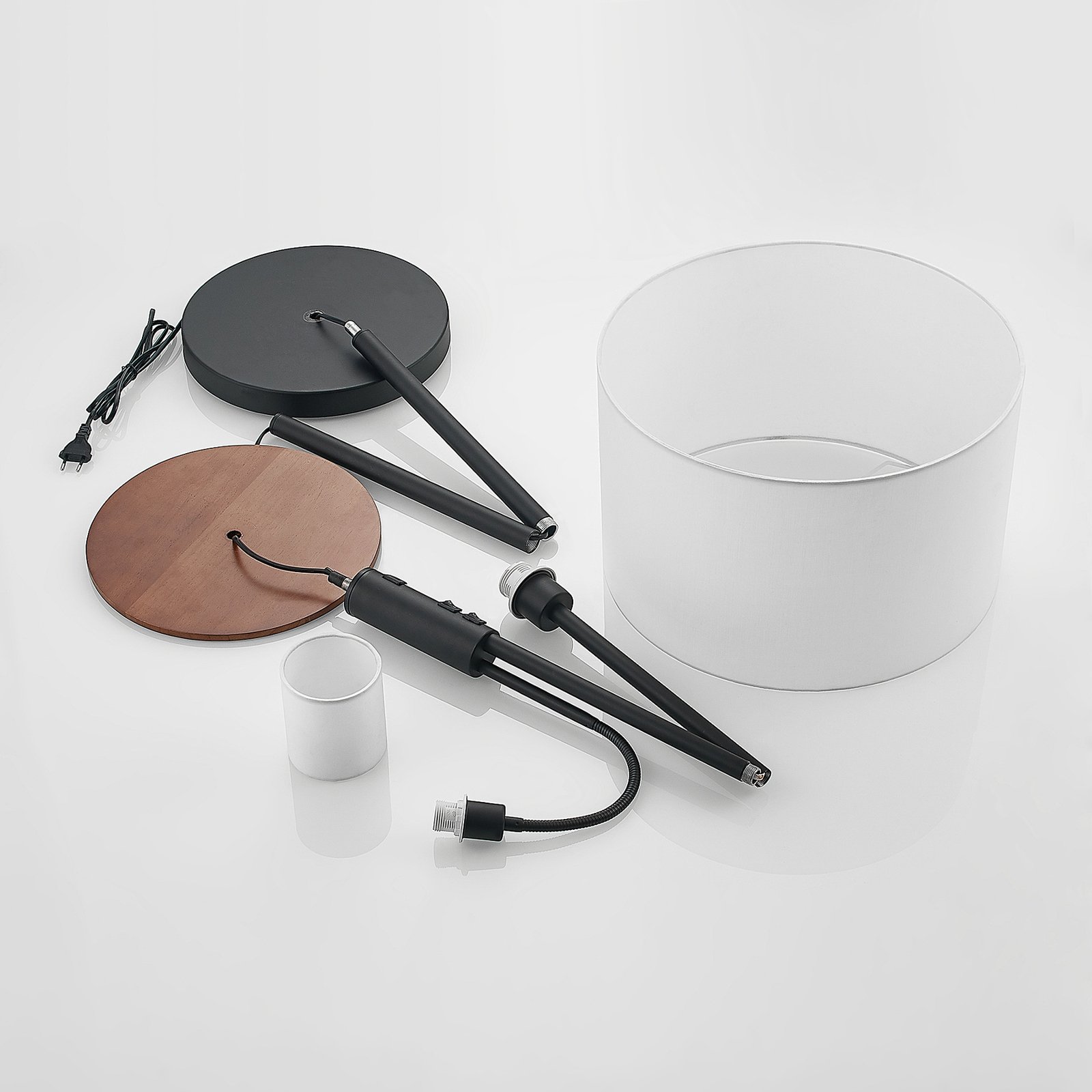 Aovan Gulvlampe USB Black - Lindby