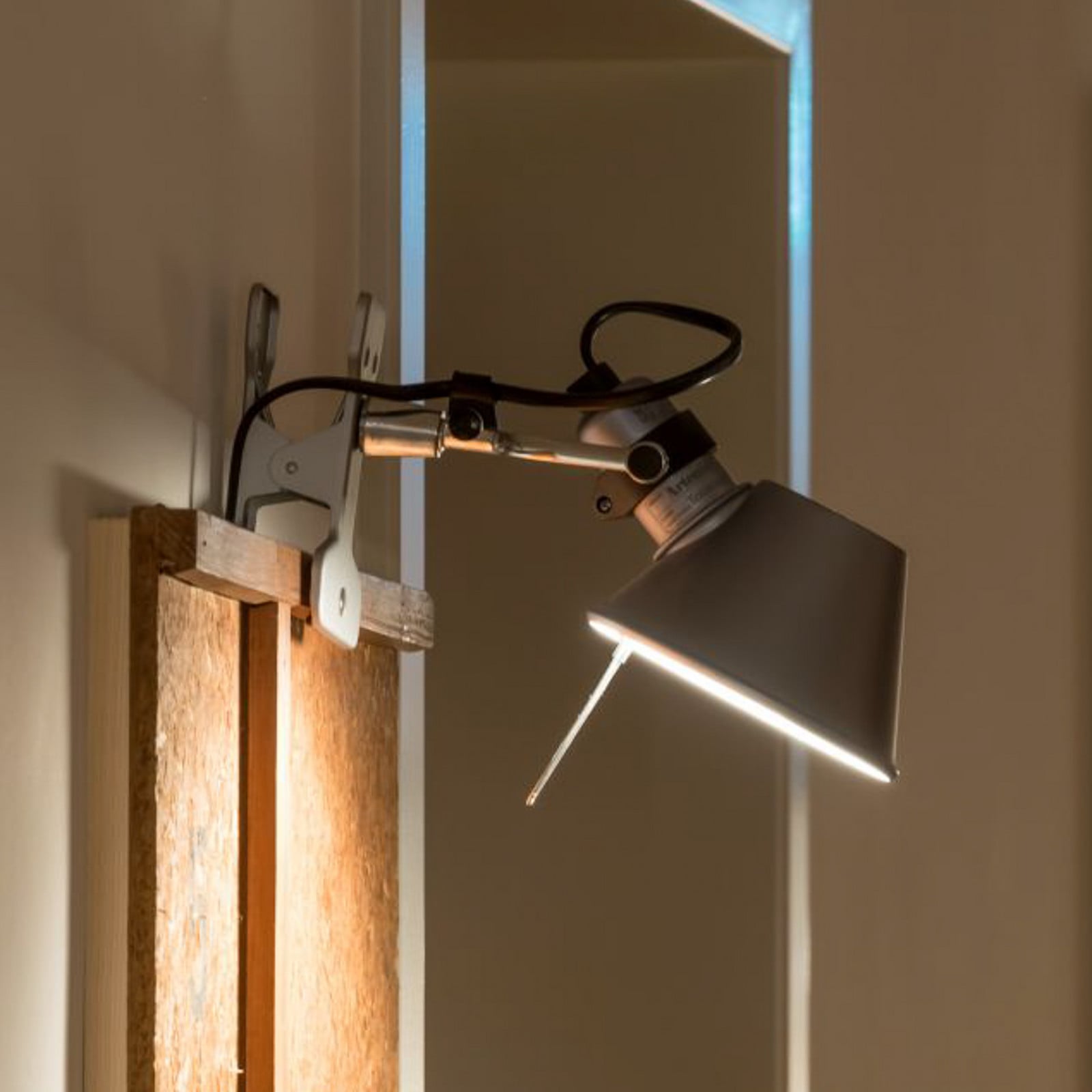 Tolomeo Micro Pinza væglampe aluminium Artemide - Kontor / arbejdsværelse - Design - Med én lyskilde billede