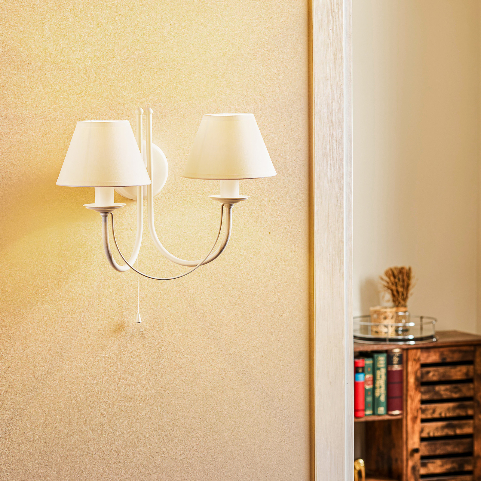 Bona wall light, two-bulb, white