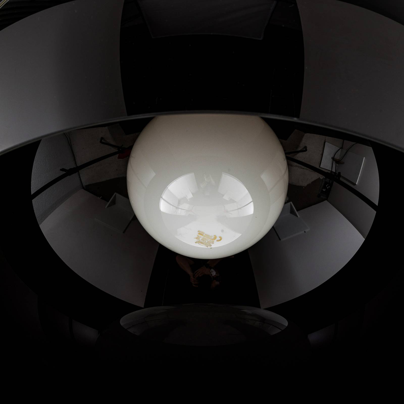 Kartell FL/Y – lampa wisząca LED, czarna lśniąca