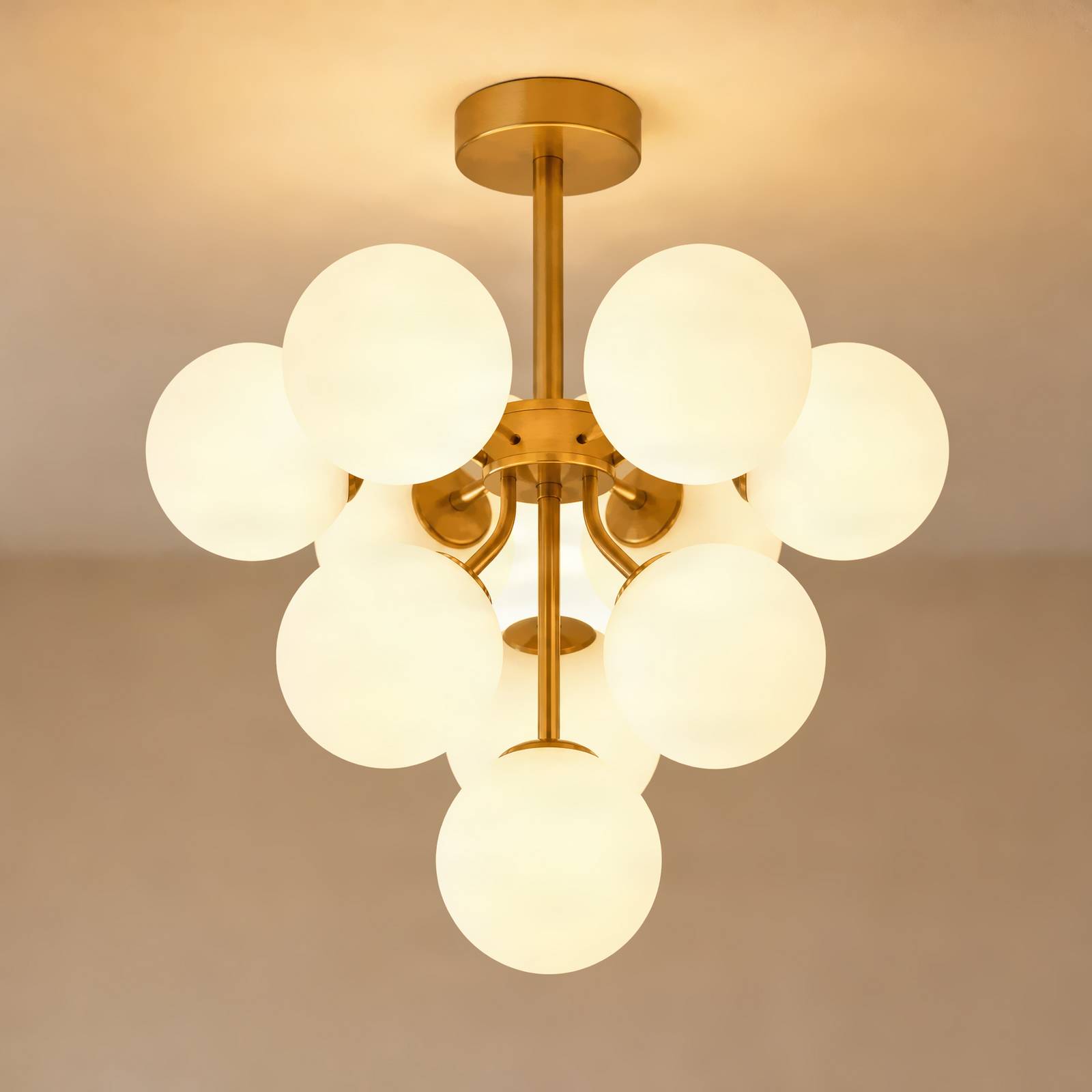 Lucande Deckenleuchte Peyton, 10-flammig, gold/weiß, Glas