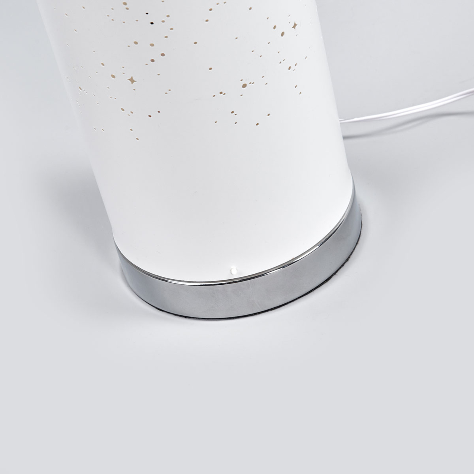 Ecris – lampa stojąca LED z brokatowym kloszem