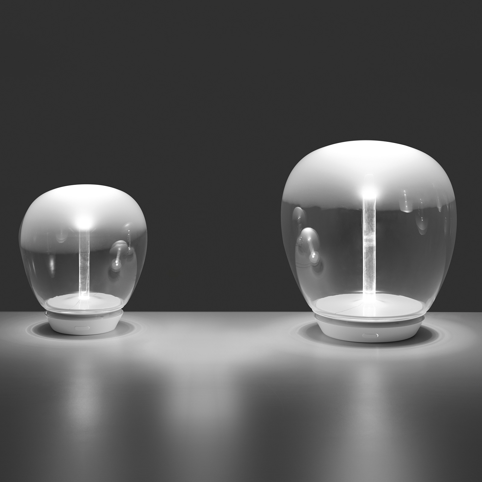 Artemide Empatia üveg asztali lámpa LED, Ø 26 cm
