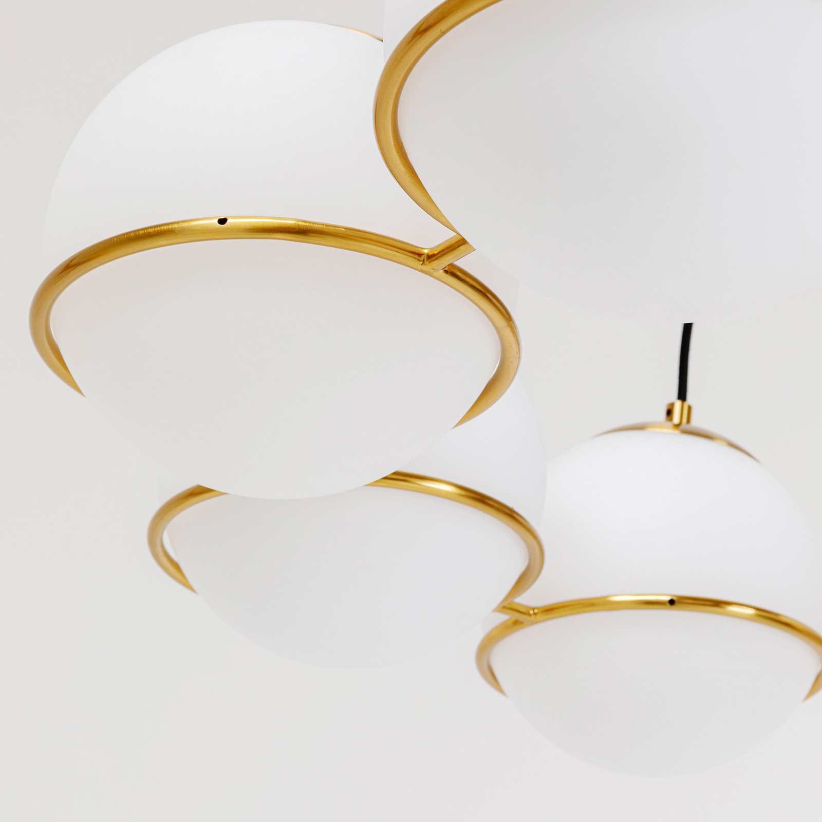 KARE Globes pendant light in gold and white