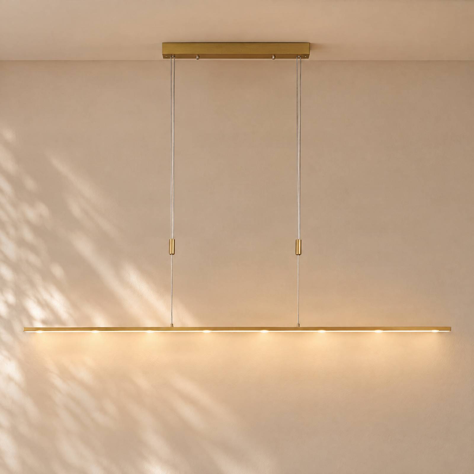 Quitani LED-pendellampe Tolu, lengde 179 cm, messing