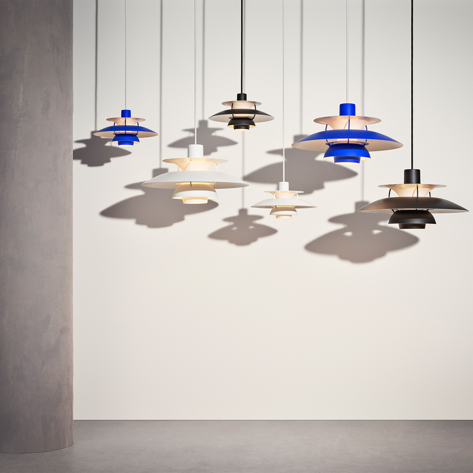 PH 5 Mini Taklampa Monochrome Blue - Louis Poulsen
