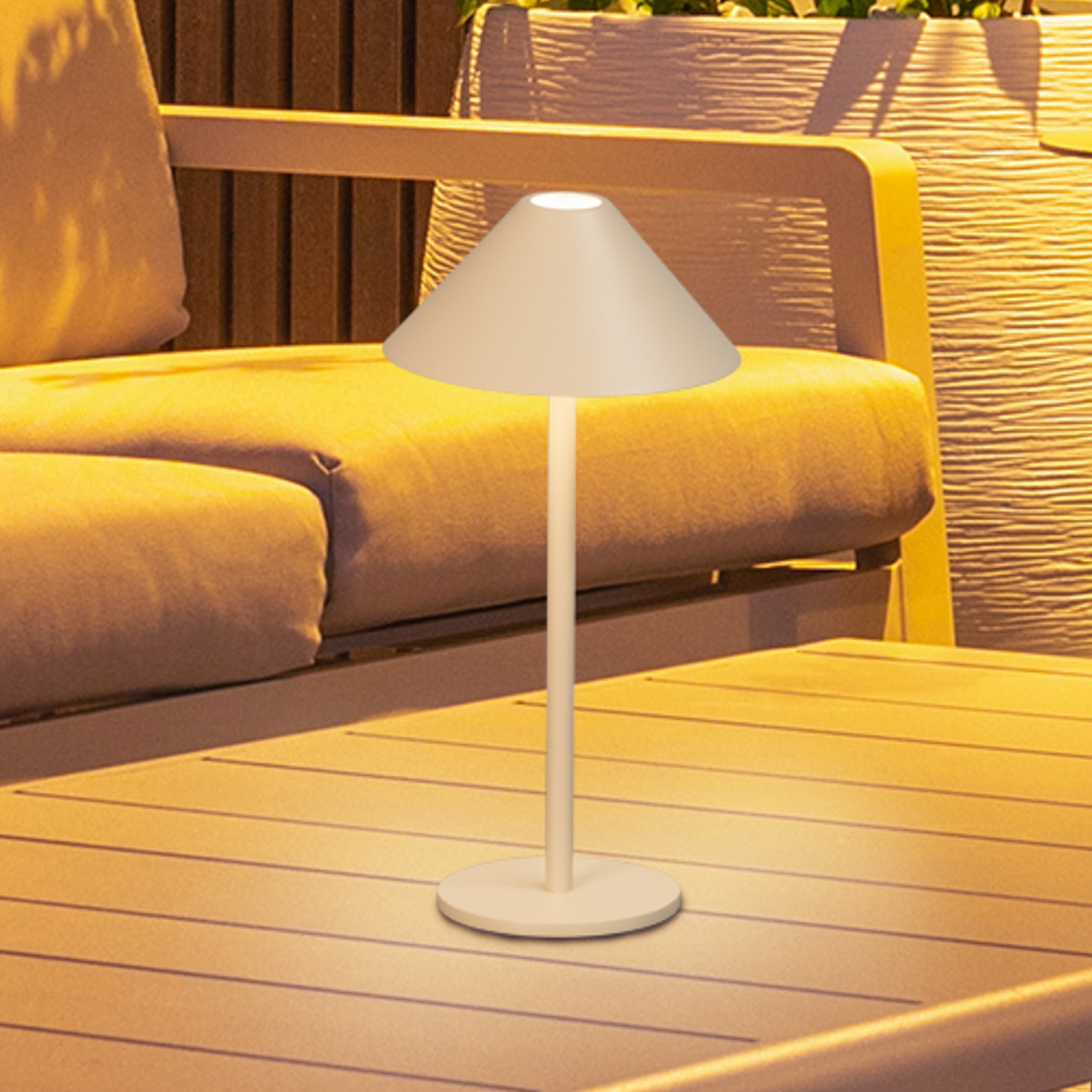 LED-Akku-Tischlampe Prato, sandfarben Höhe 25 cm Metall IP54