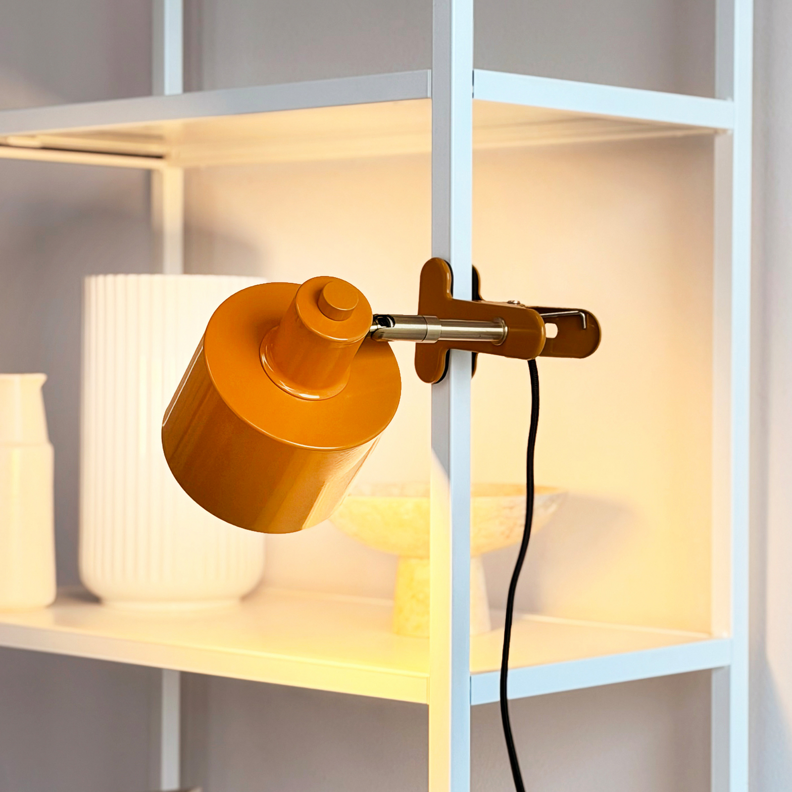 Ocean klemlamp, curry, E14, metaal - Dyberg Larsen Ocean klemlamp, curry, E14, metaal - Dyberg Larsen