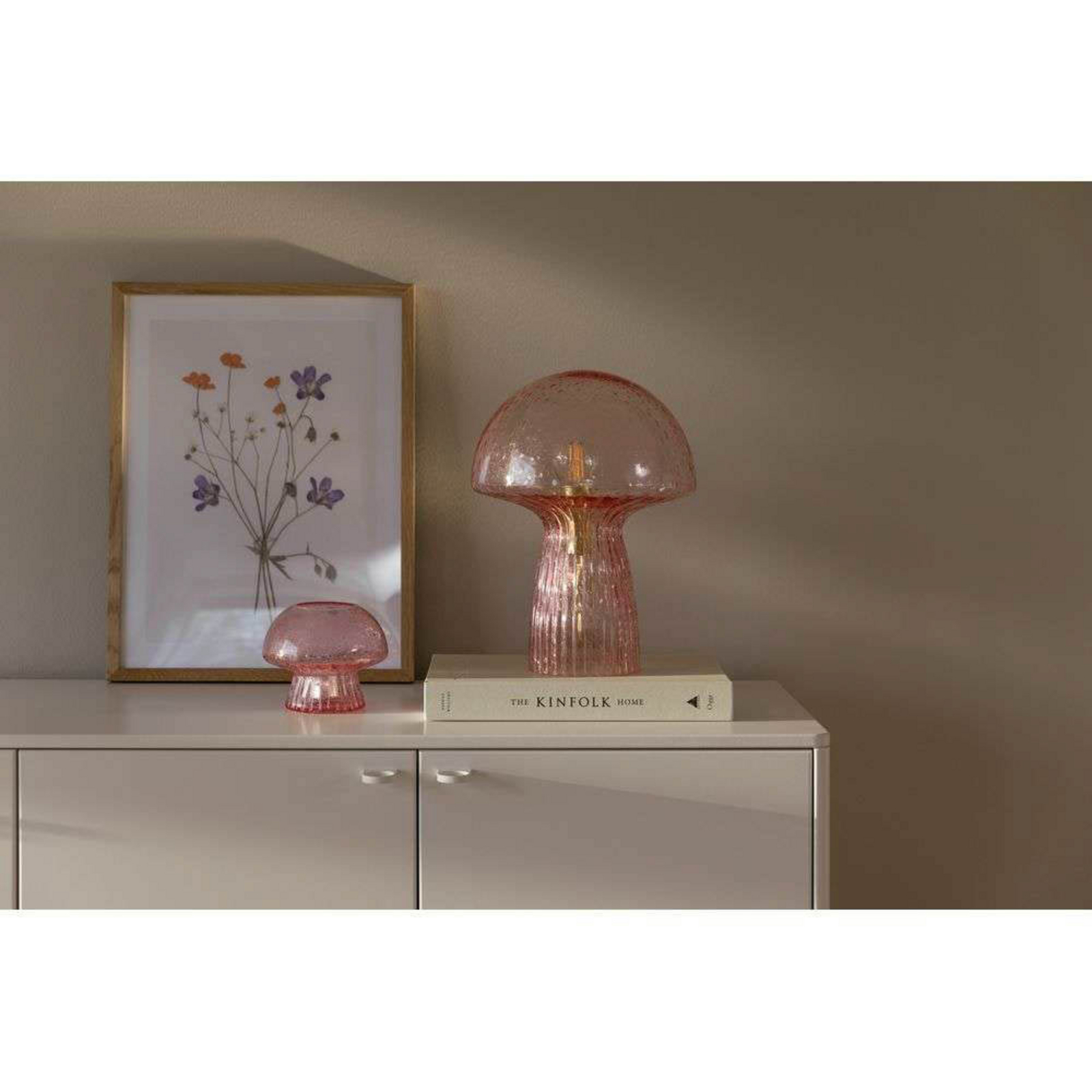 Fungo 22 Stolová Lampa Special Edition Pink - Globen Lighting