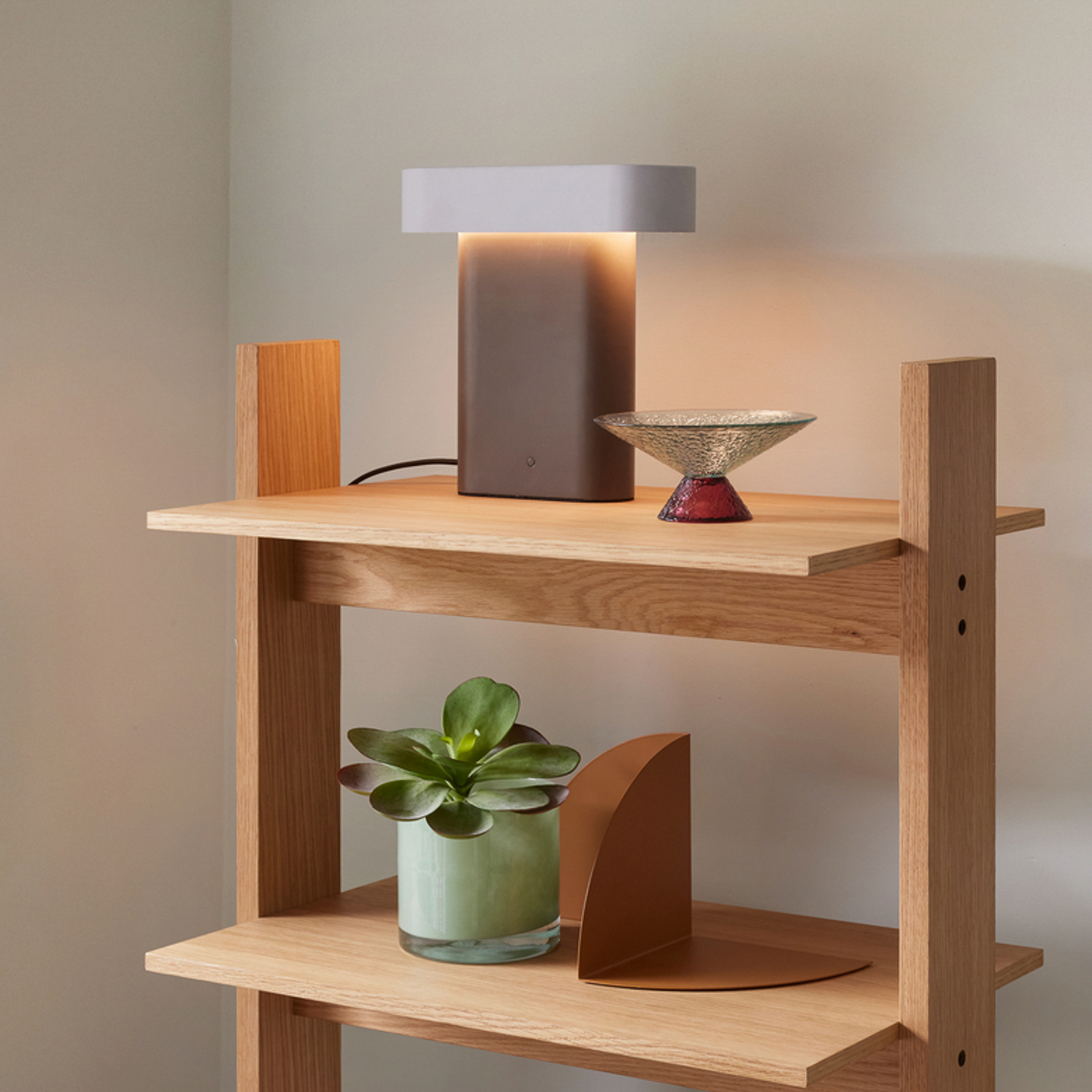 Sleek Tischleuchte Brown/Light Grey - Hübsch