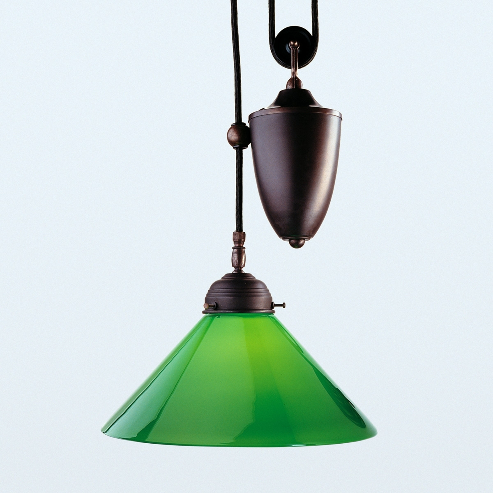 Antiekkleurige hanglamp Jonas met groene kap