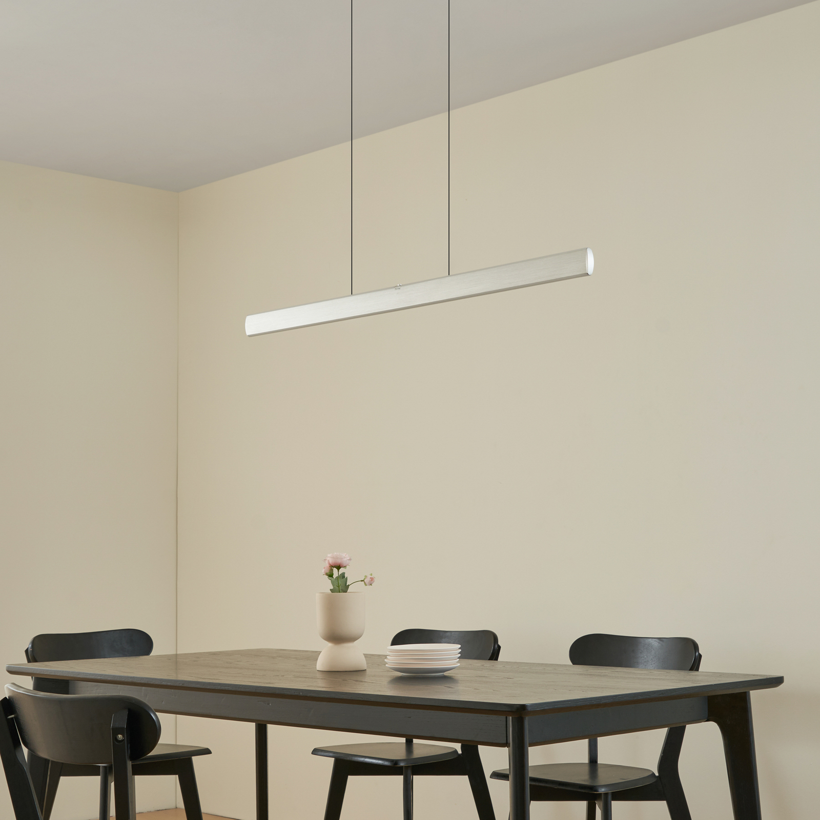 Lucande LED-hänglampa Arvon, aluminiumfärgad, 116 cm, dimbar, CCT