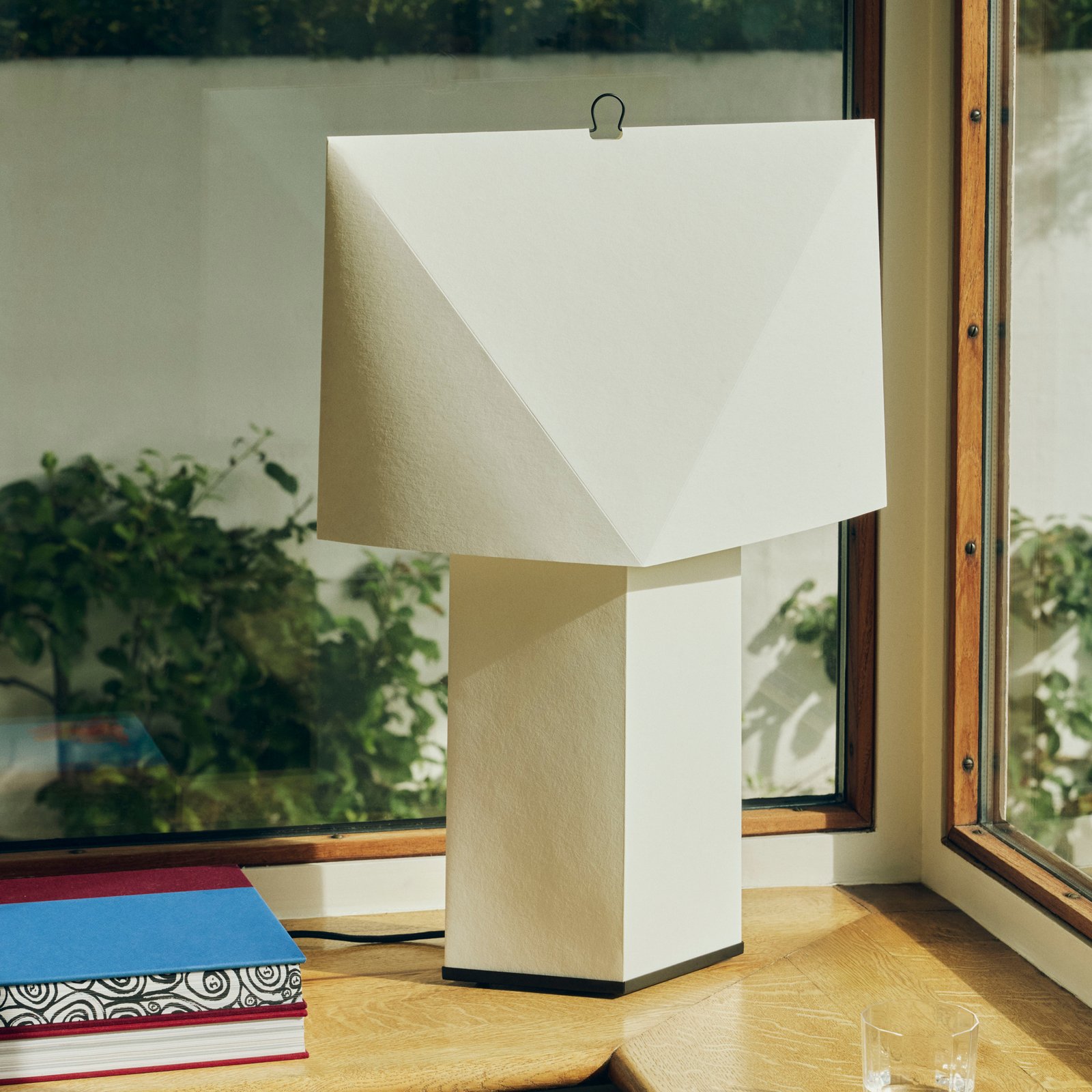 Aplat Tischlampe, Höhe 66 cm, weiß, Seidenpapier E14 - HAY