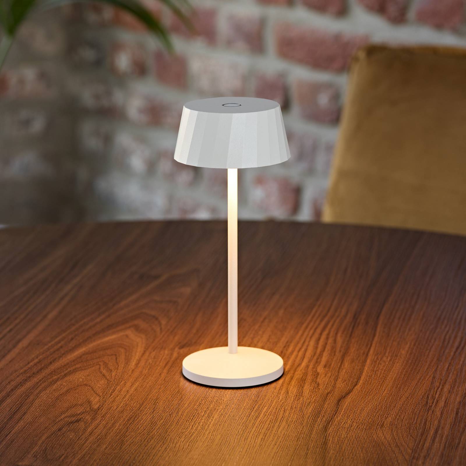 LED-Akku-Tischlampe Facetta, weiß, 22 cm, Metall, CCT IP44 günstig online kaufen