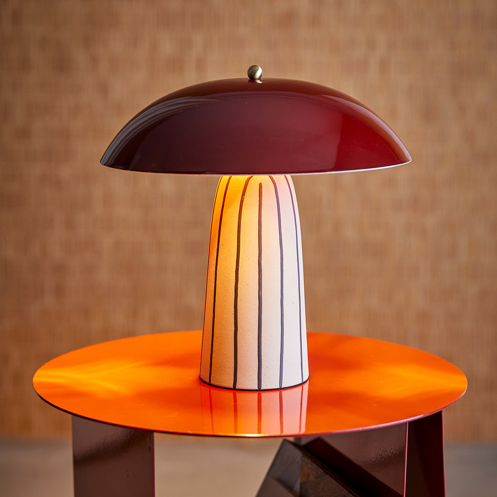 Lampada da tavolo Arvid, rosso scuro/crema - Bloomingville
