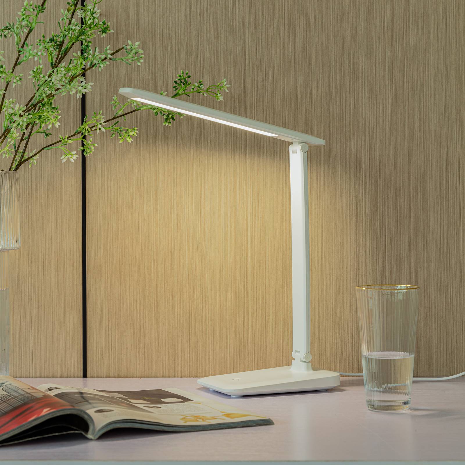 Lindby Leontina LED asztali világítás, fehér, CCT