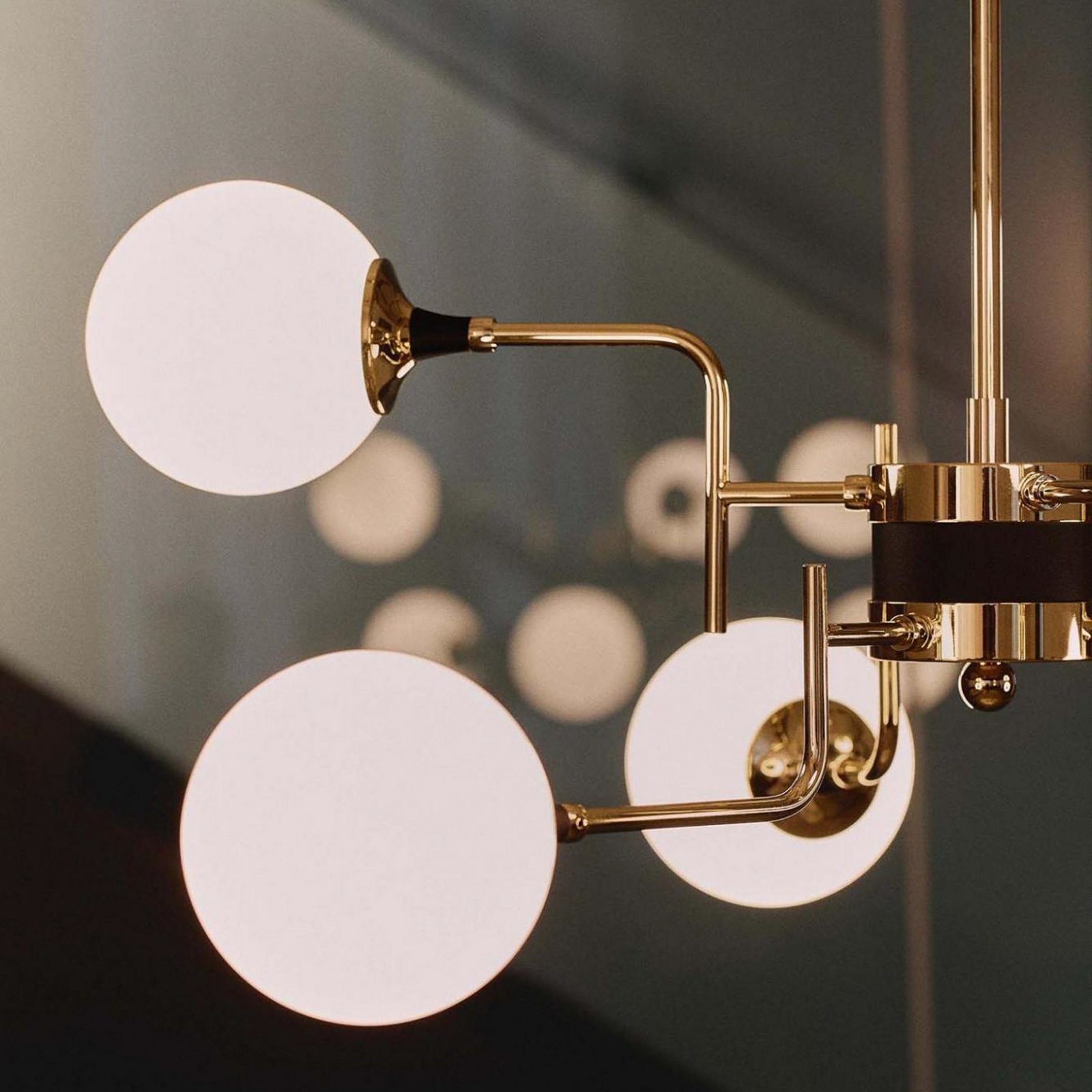 Galassia LED-Hängelampe, goldfarben, 6-flg., 91cm - Stilnovo Galassia LED-Hängelampe, goldfarben, 6-flg., 91cm - Stilnovo