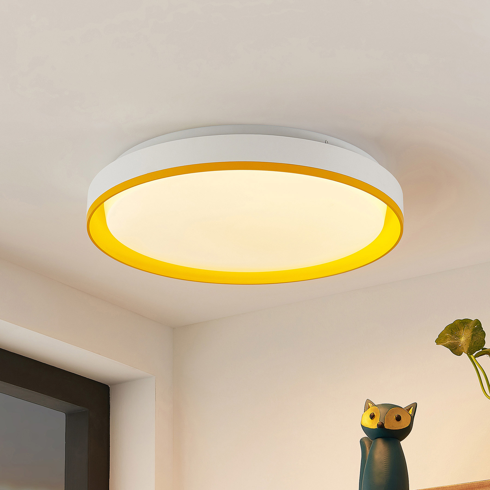 Lindby Divora LED ceiling lamp with CCT colour changer