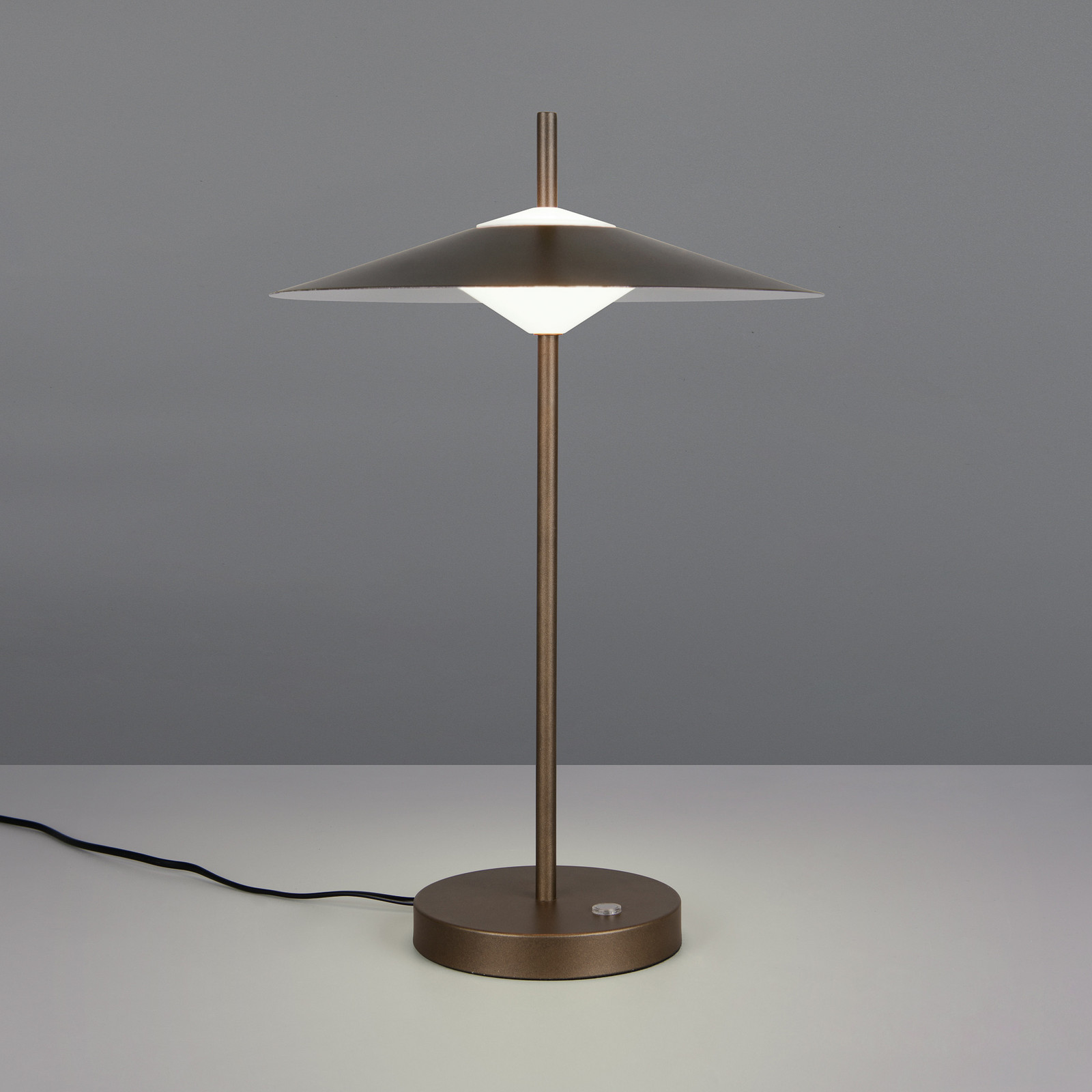 Trio Lighting LED настолна лампа Amalo в платинен цвят, височина 46 см, метал, CCT