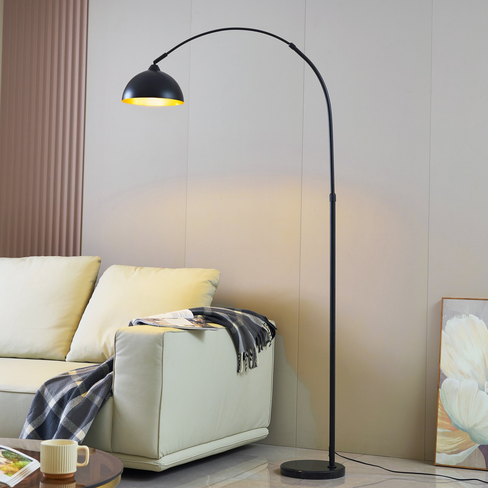 Lindby Tonka floor lamp, black/gold, metal, Ø 25 cm