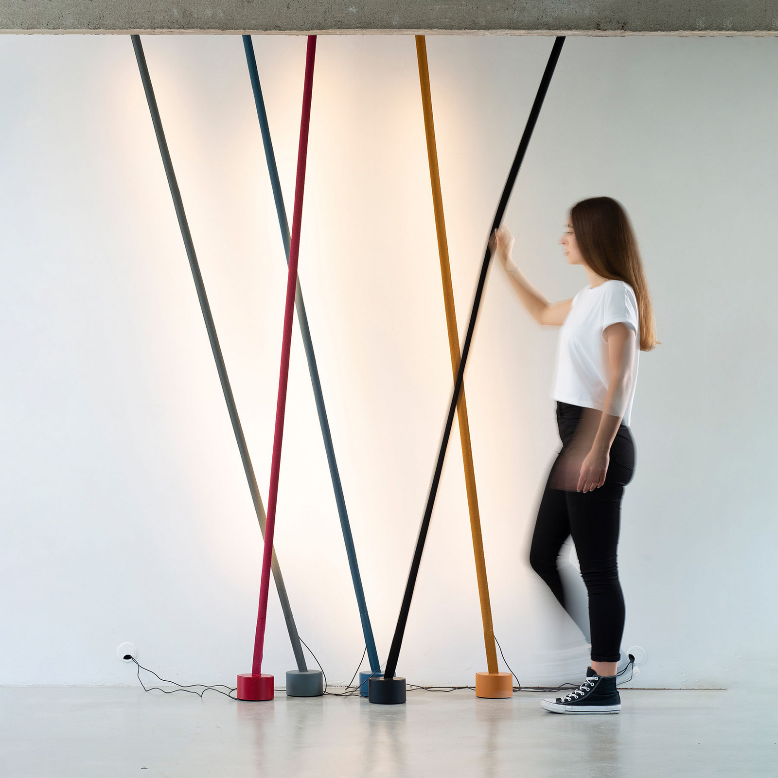 Martinelli Luce Γκρι Elastica Φωτιστικό Δαπέδου Ως Κορδέλα,