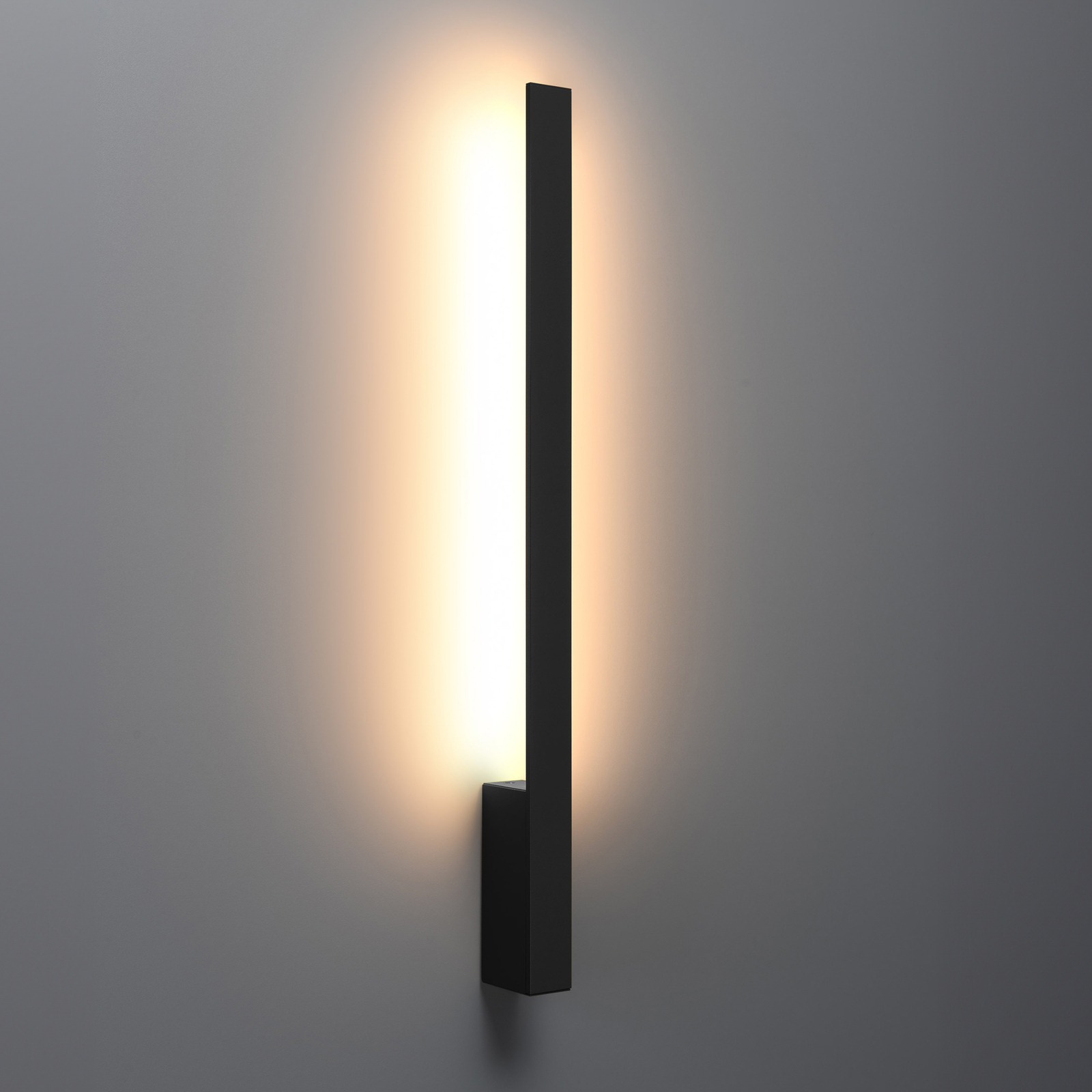 LED-vägglampa Lahti M, Ra90, 3 000 K, svart