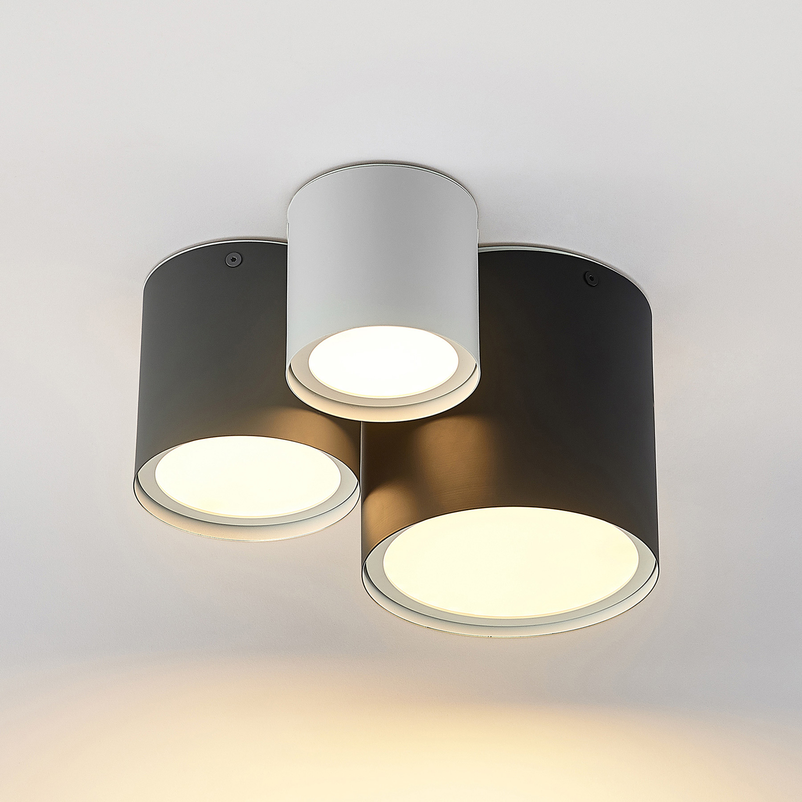 Lindby Kianush ceiling light, 3-bulb