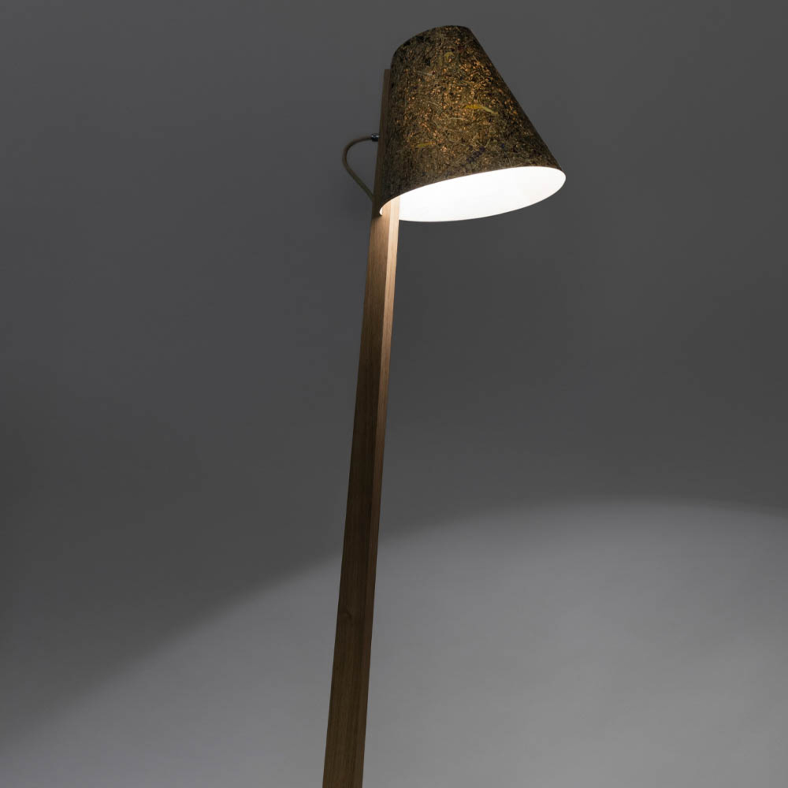 ALMUT 1411 stojaca lampa zakrivená Ø 30 cm lúka