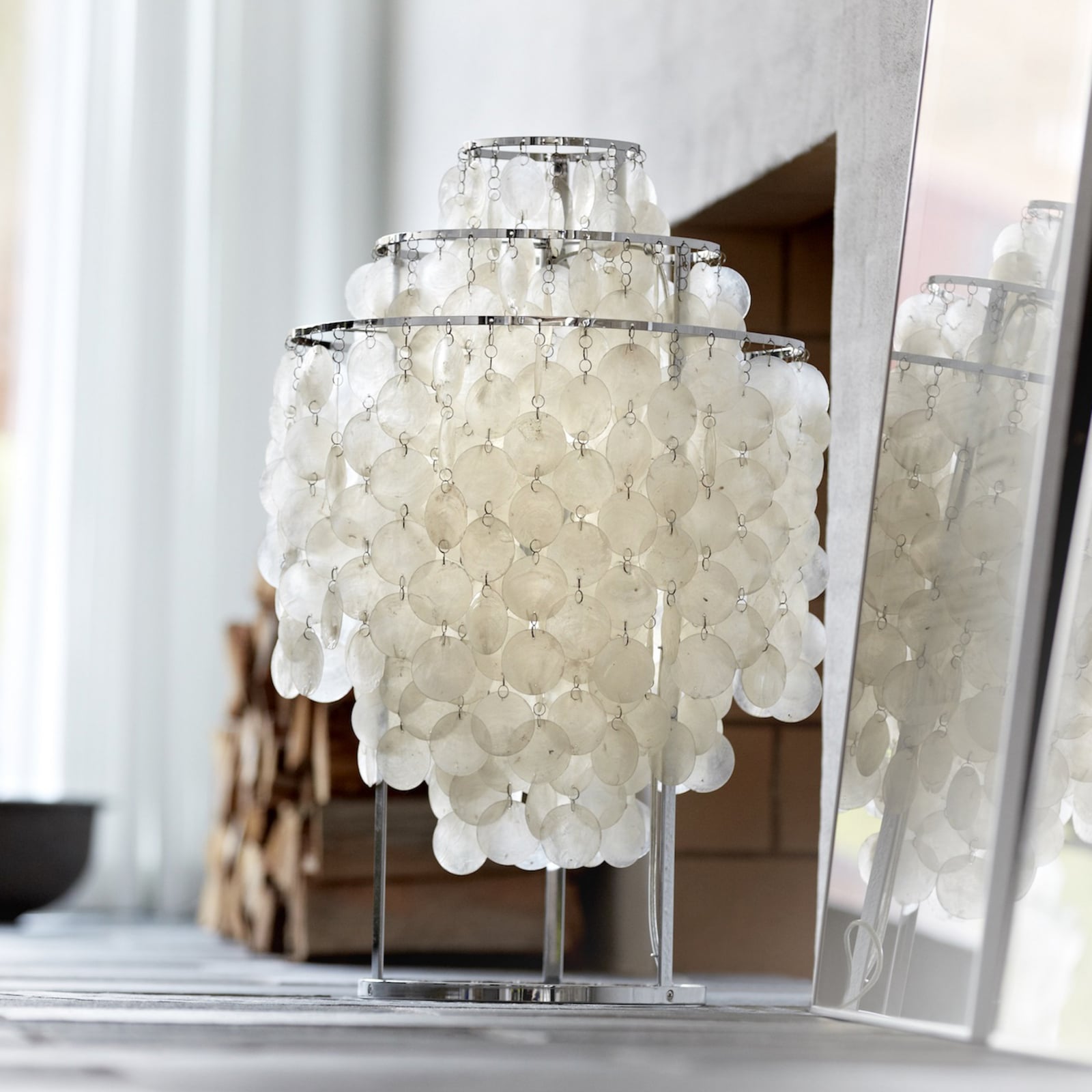 VERPAN FUN 1TM stolna lampa, krom, visina 65 cm, školjke