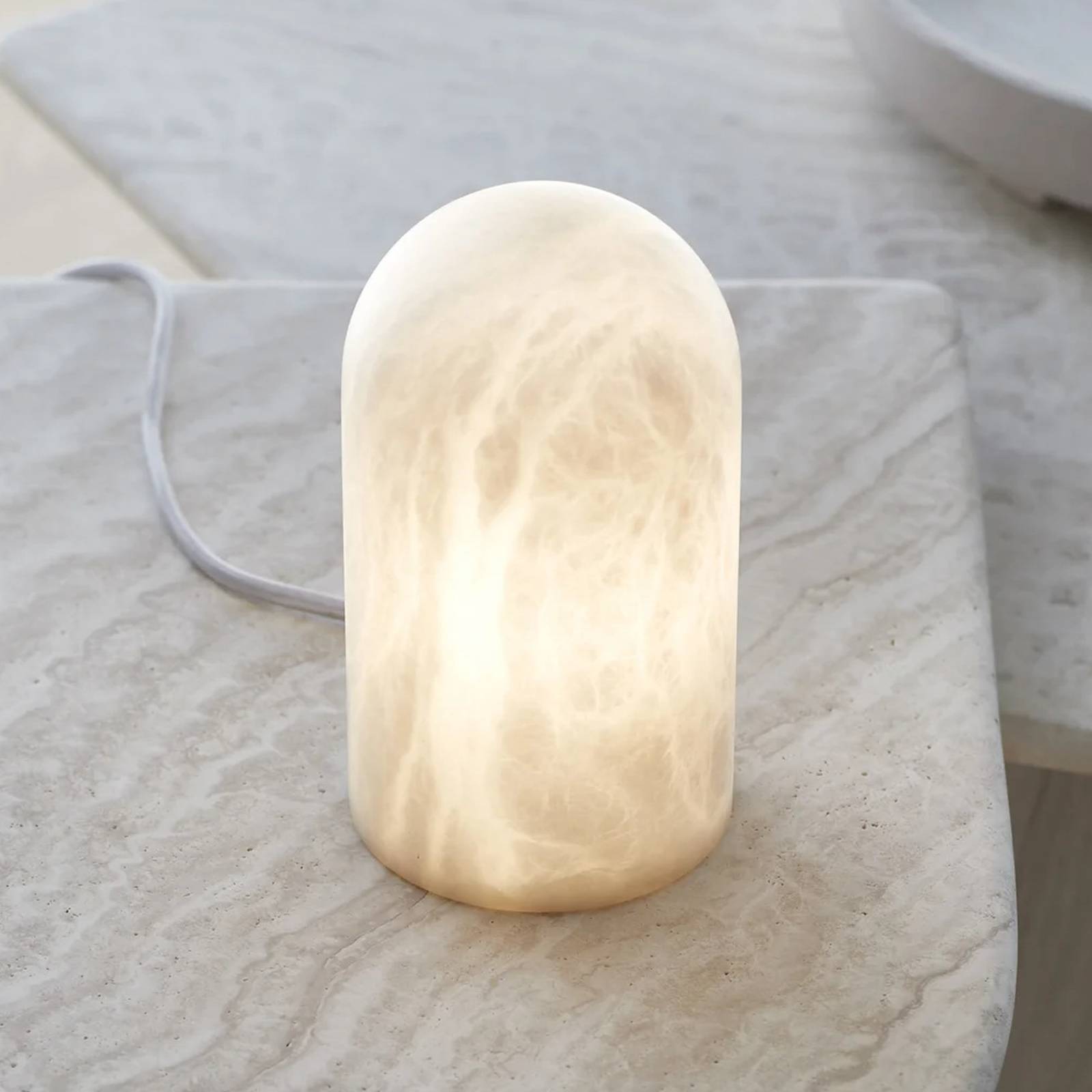 Beacon Lighting Beacon lampe de table Panton pierre d’albâtre blanche hauteur 17,5 cm