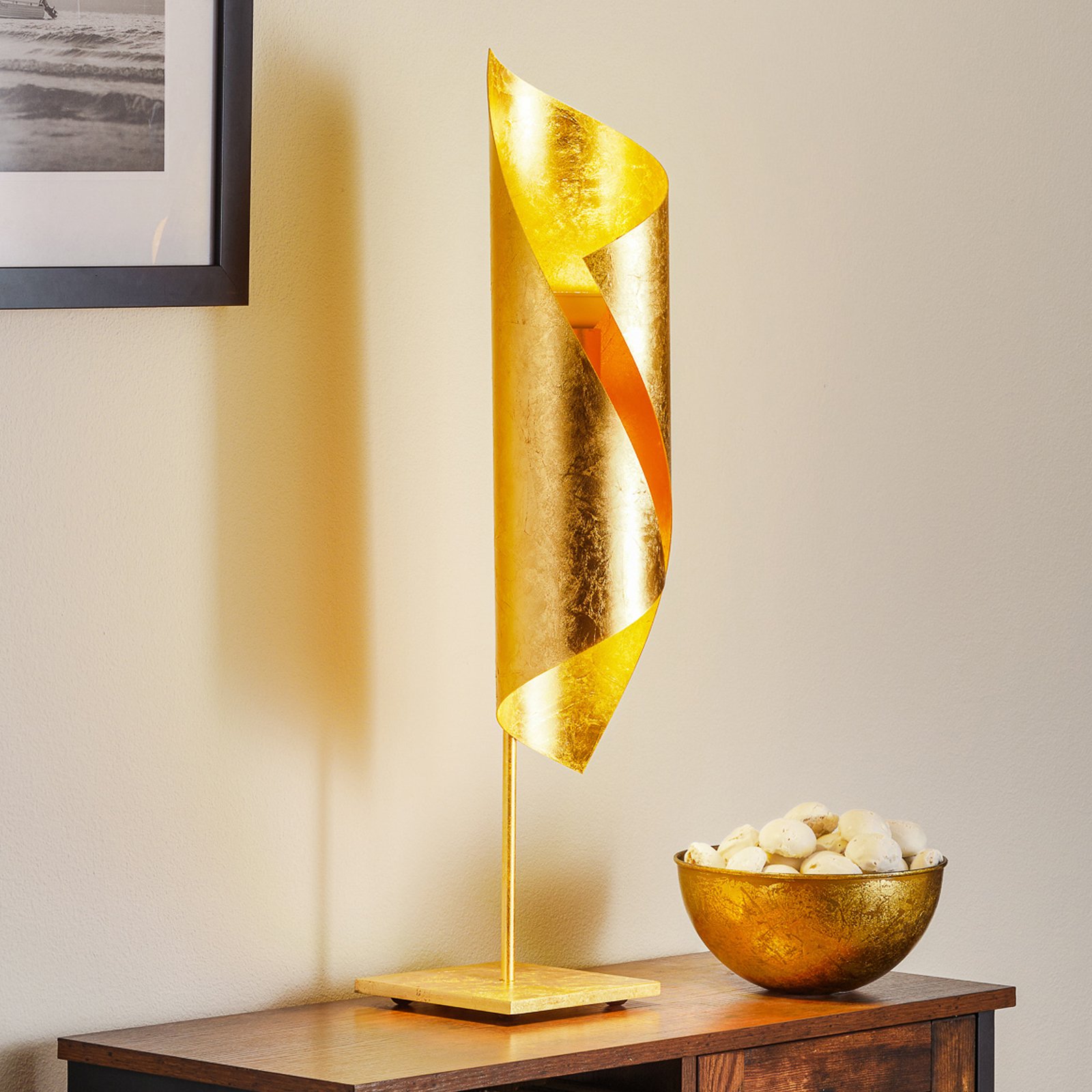 Bladguldsbordslampa Hué, 70 cm hög