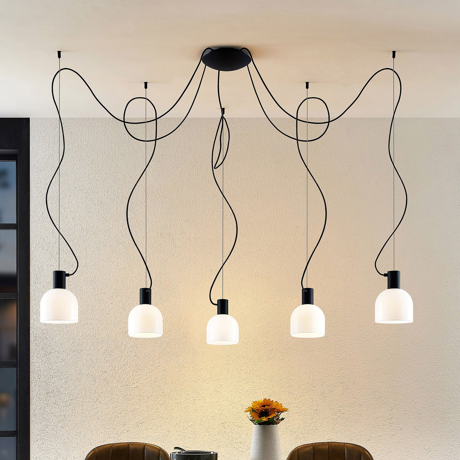 Lucande Serina lampă 5 becuri sticlă alb - Camera de zi / sufragerie - modern - alb negru