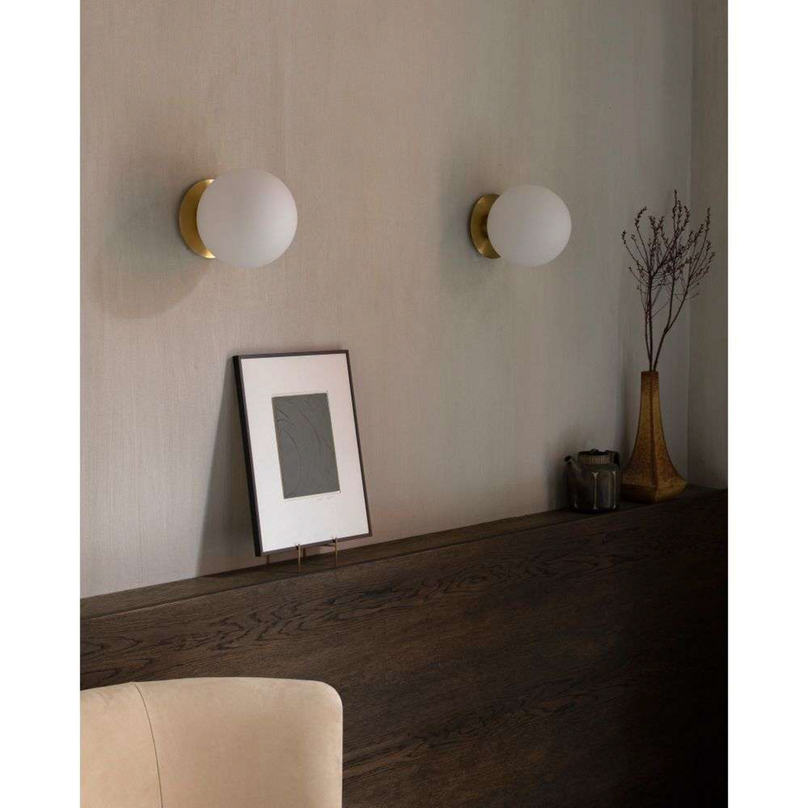 TR Bulb Aplică de Perete/Plafonieră Brushed Brass/Matt Opal - Audo Copenhagen