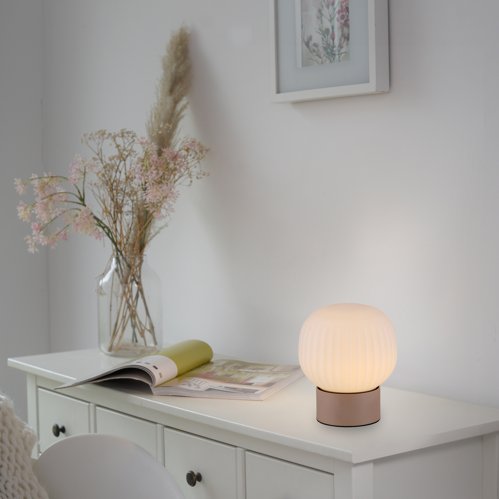 Lampada da tavolo LED Nami, bianco/sabbia, vetro, ferro, altezza 17 cm